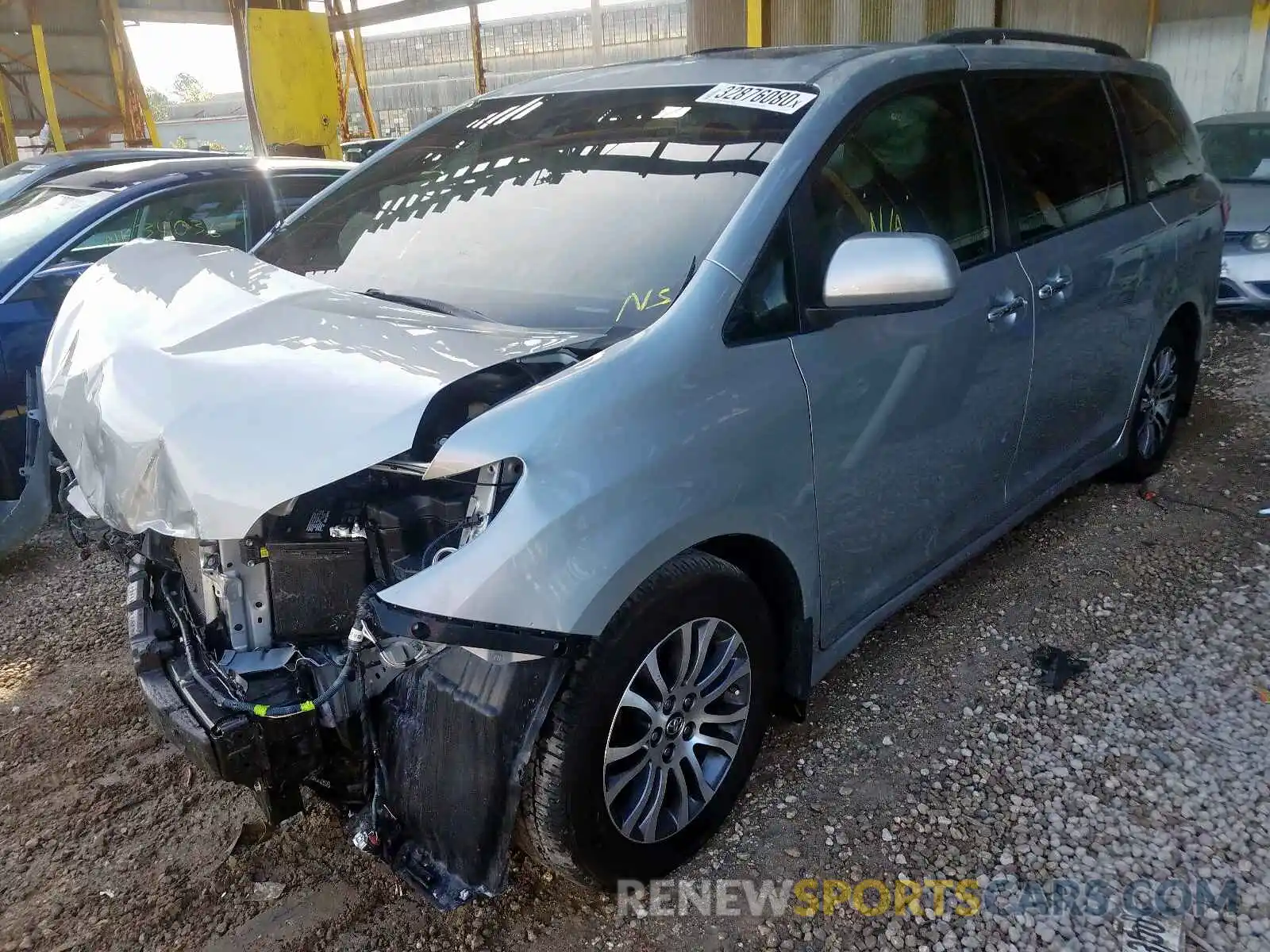 2 Photograph of a damaged car 5TDYZ3DC1KS971085 TOYOTA SIENNA 2019