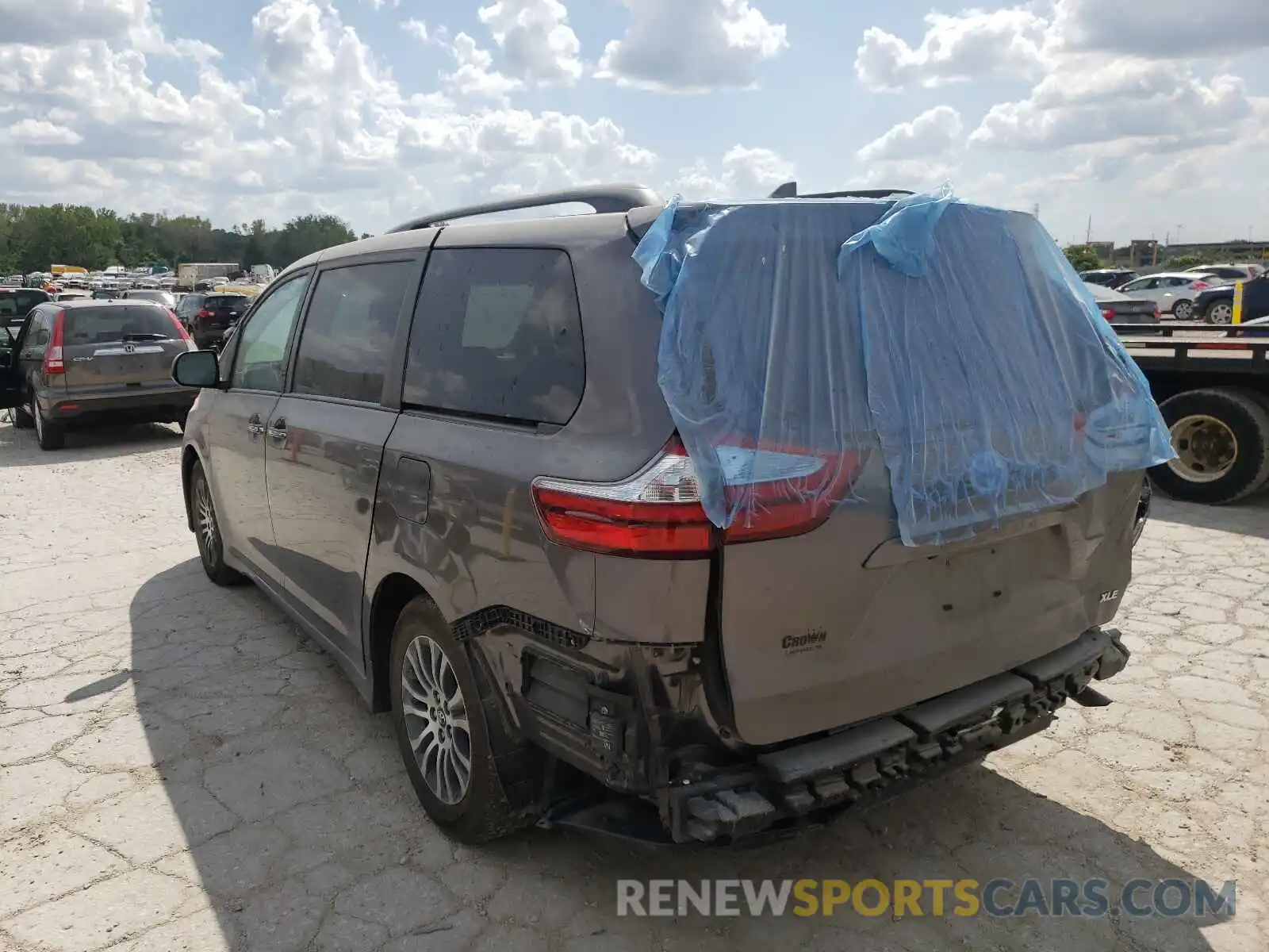 3 Фотография поврежденного автомобиля 5TDYZ3DC1KS973886 TOYOTA SIENNA 2019