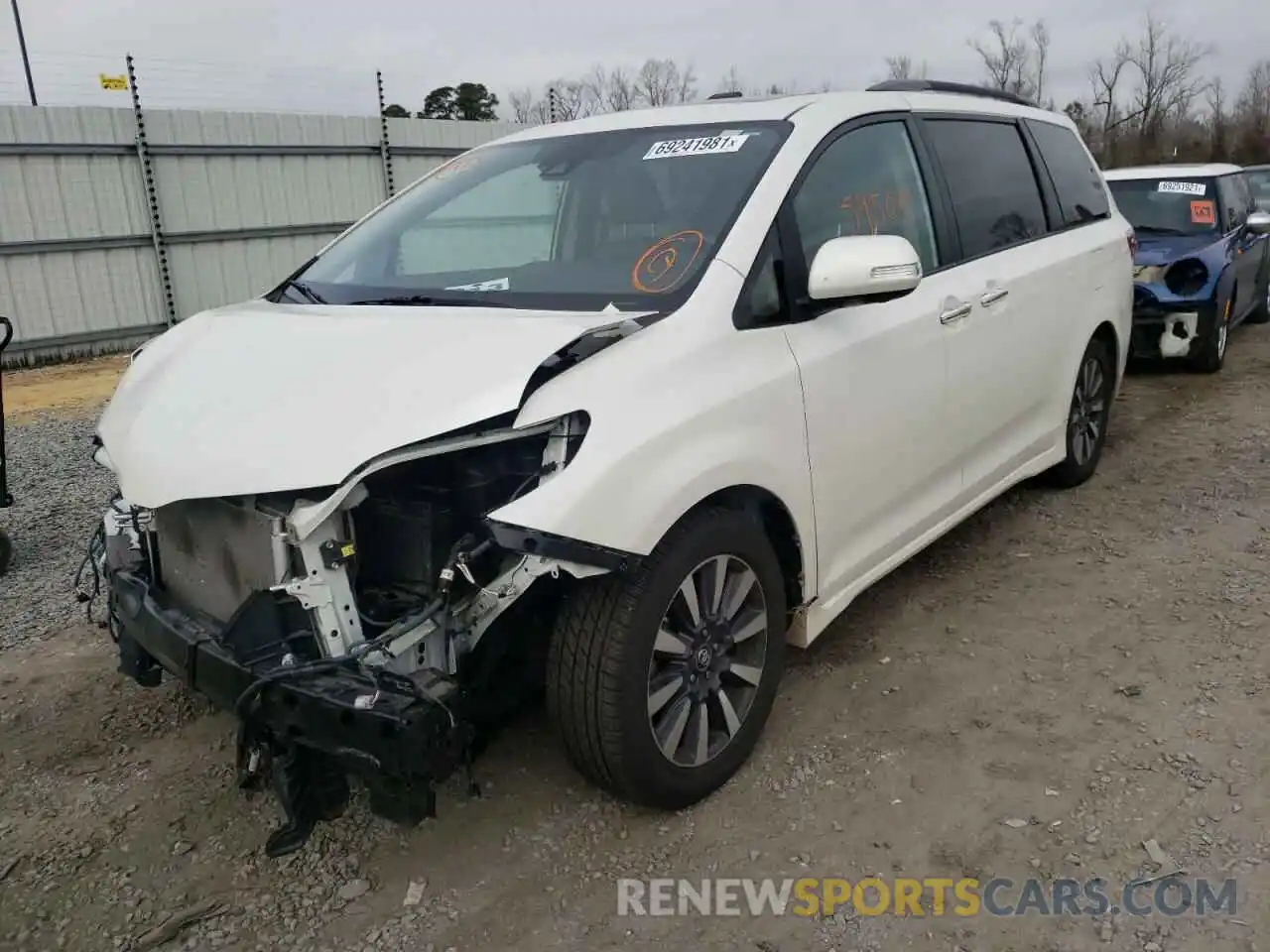 2 Фотография поврежденного автомобиля 5TDYZ3DC1KS973953 TOYOTA SIENNA 2019