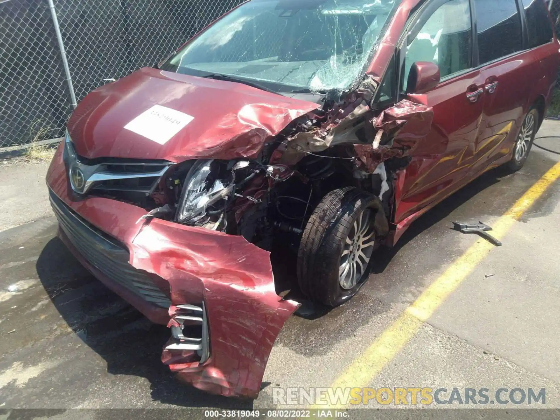 6 Photograph of a damaged car 5TDYZ3DC1KS976299 TOYOTA SIENNA 2019