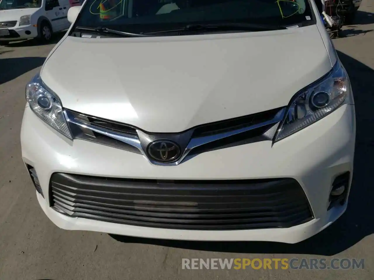 9 Photograph of a damaged car 5TDYZ3DC1KS977078 TOYOTA SIENNA 2019