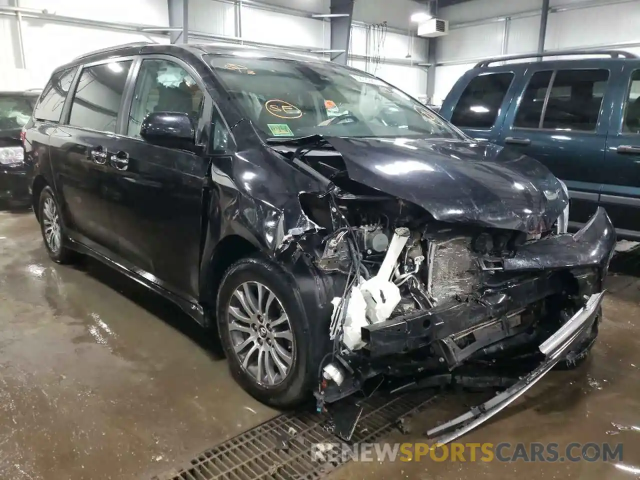 1 Photograph of a damaged car 5TDYZ3DC1KS979476 TOYOTA SIENNA 2019