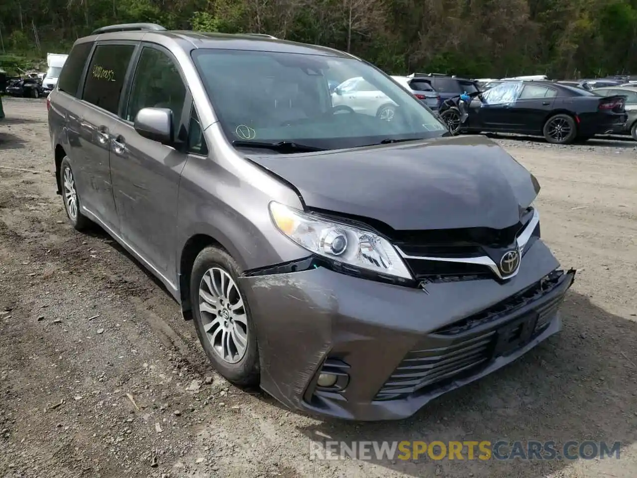 1 Photograph of a damaged car 5TDYZ3DC1KS980692 TOYOTA SIENNA 2019