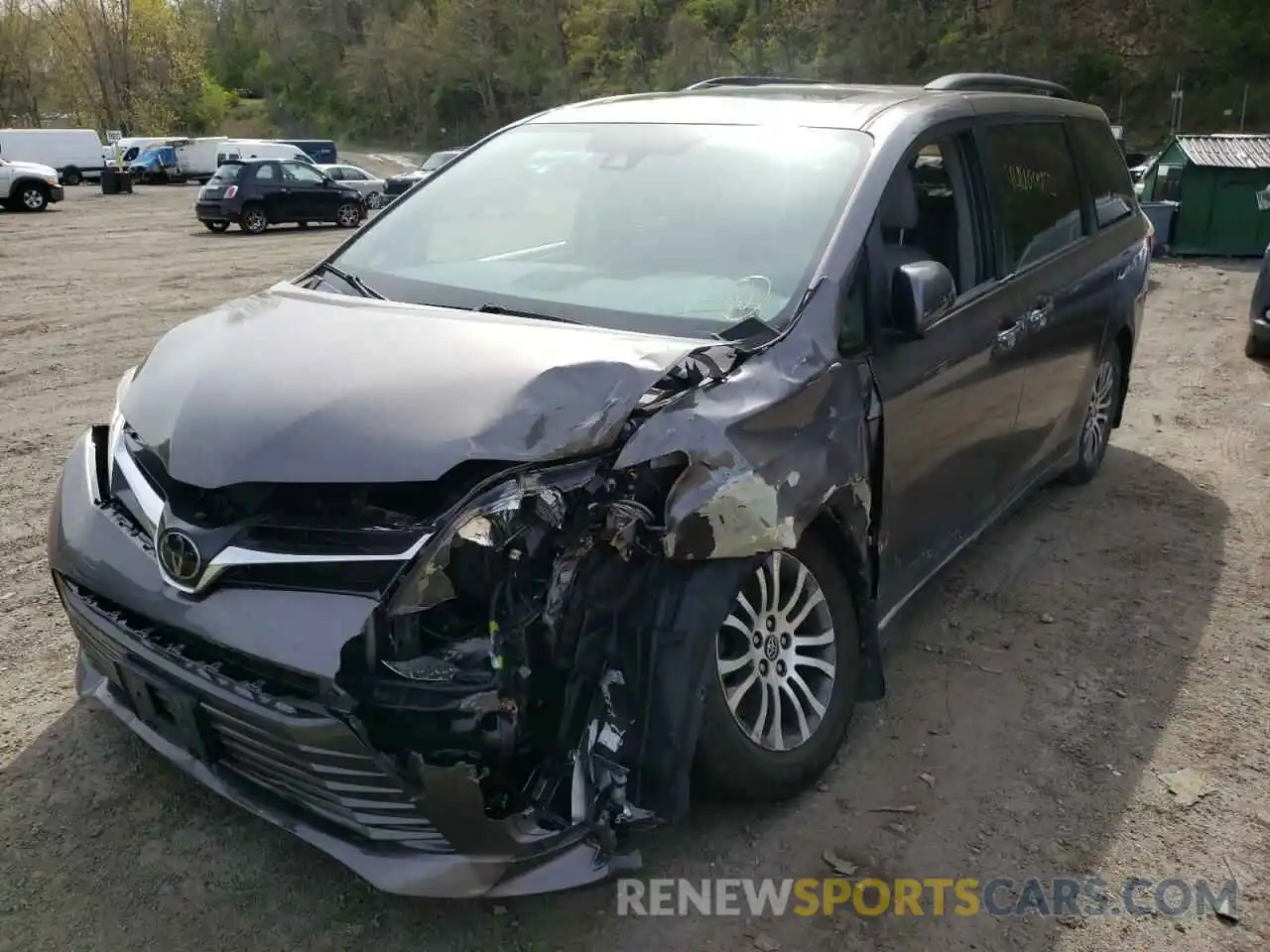 2 Photograph of a damaged car 5TDYZ3DC1KS980692 TOYOTA SIENNA 2019