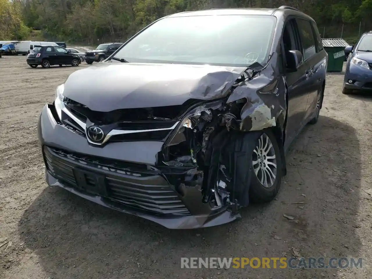 9 Photograph of a damaged car 5TDYZ3DC1KS980692 TOYOTA SIENNA 2019