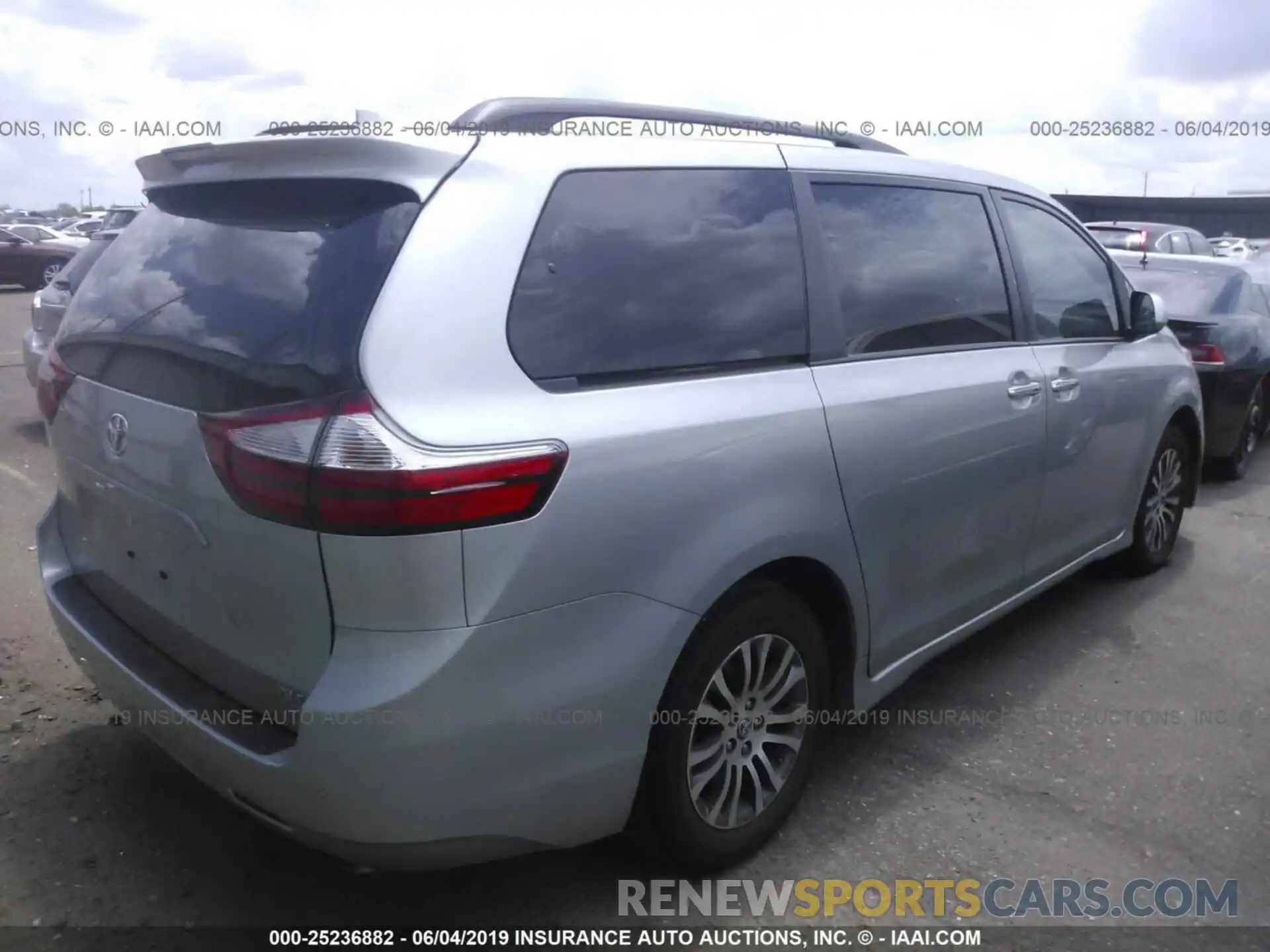 4 Фотография поврежденного автомобиля 5TDYZ3DC1KS981762 TOYOTA SIENNA 2019