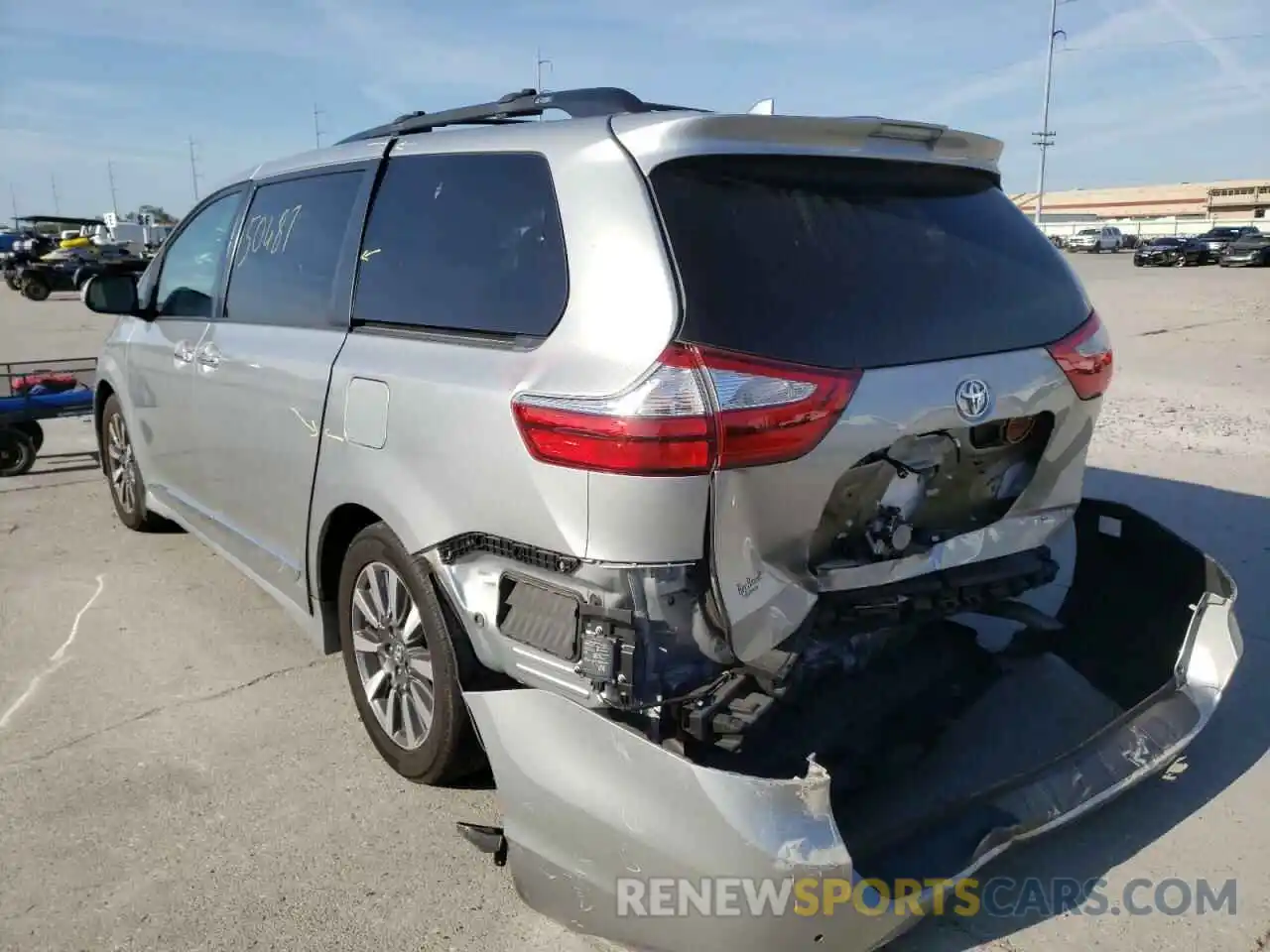 3 Фотография поврежденного автомобиля 5TDYZ3DC1KS982488 TOYOTA SIENNA 2019