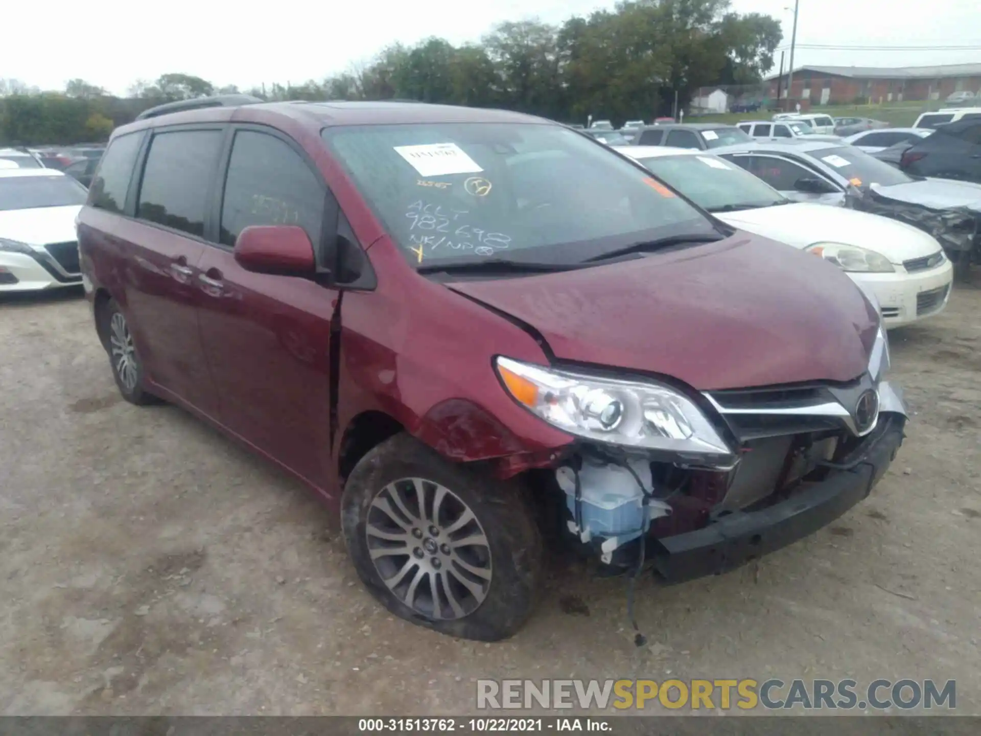 1 Photograph of a damaged car 5TDYZ3DC1KS982698 TOYOTA SIENNA 2019