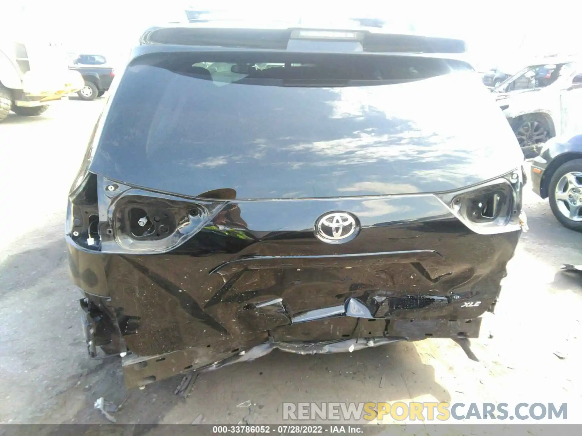 6 Photograph of a damaged car 5TDYZ3DC1KS983169 TOYOTA SIENNA 2019