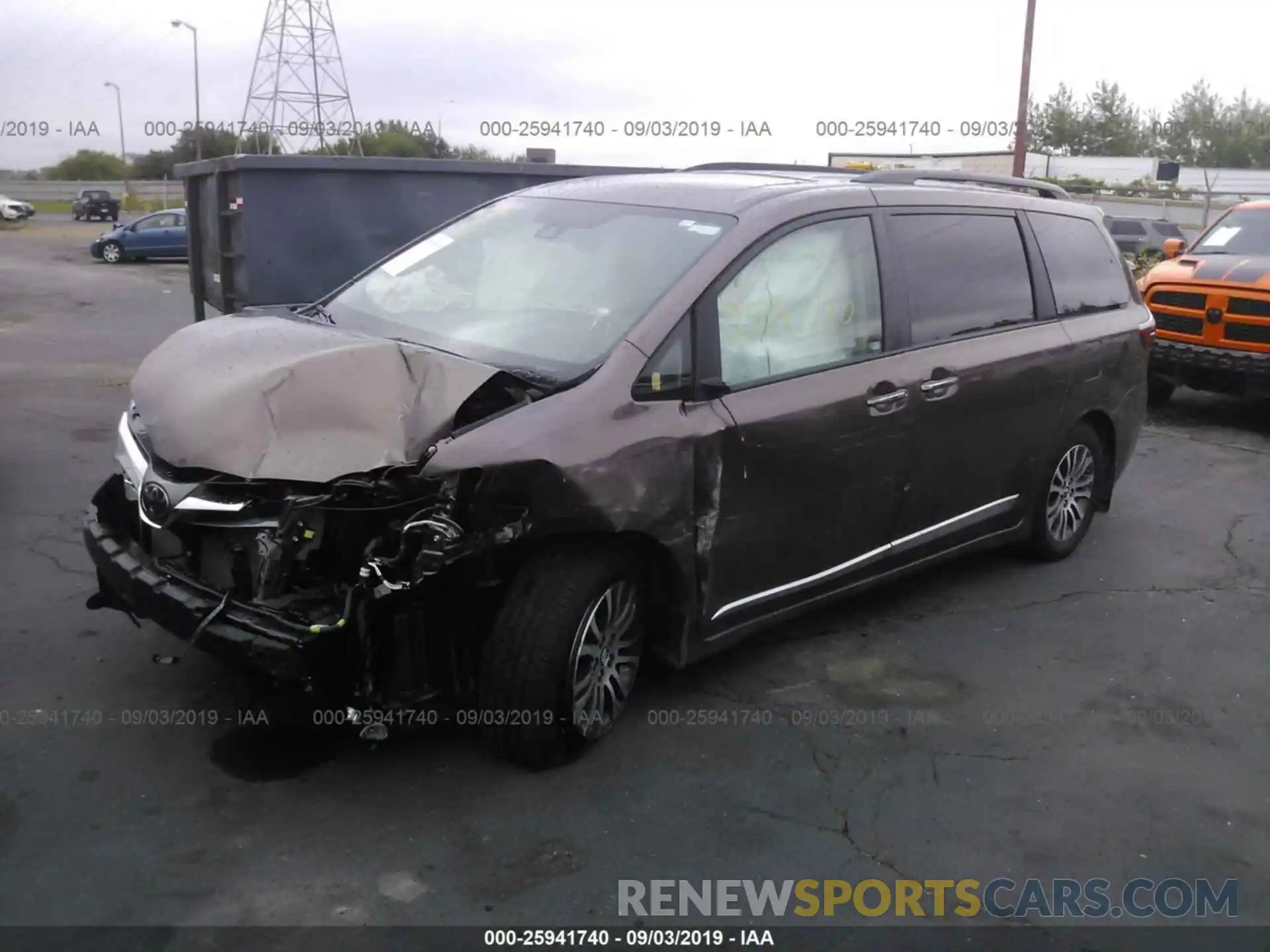 2 Photograph of a damaged car 5TDYZ3DC1KS984175 TOYOTA SIENNA 2019