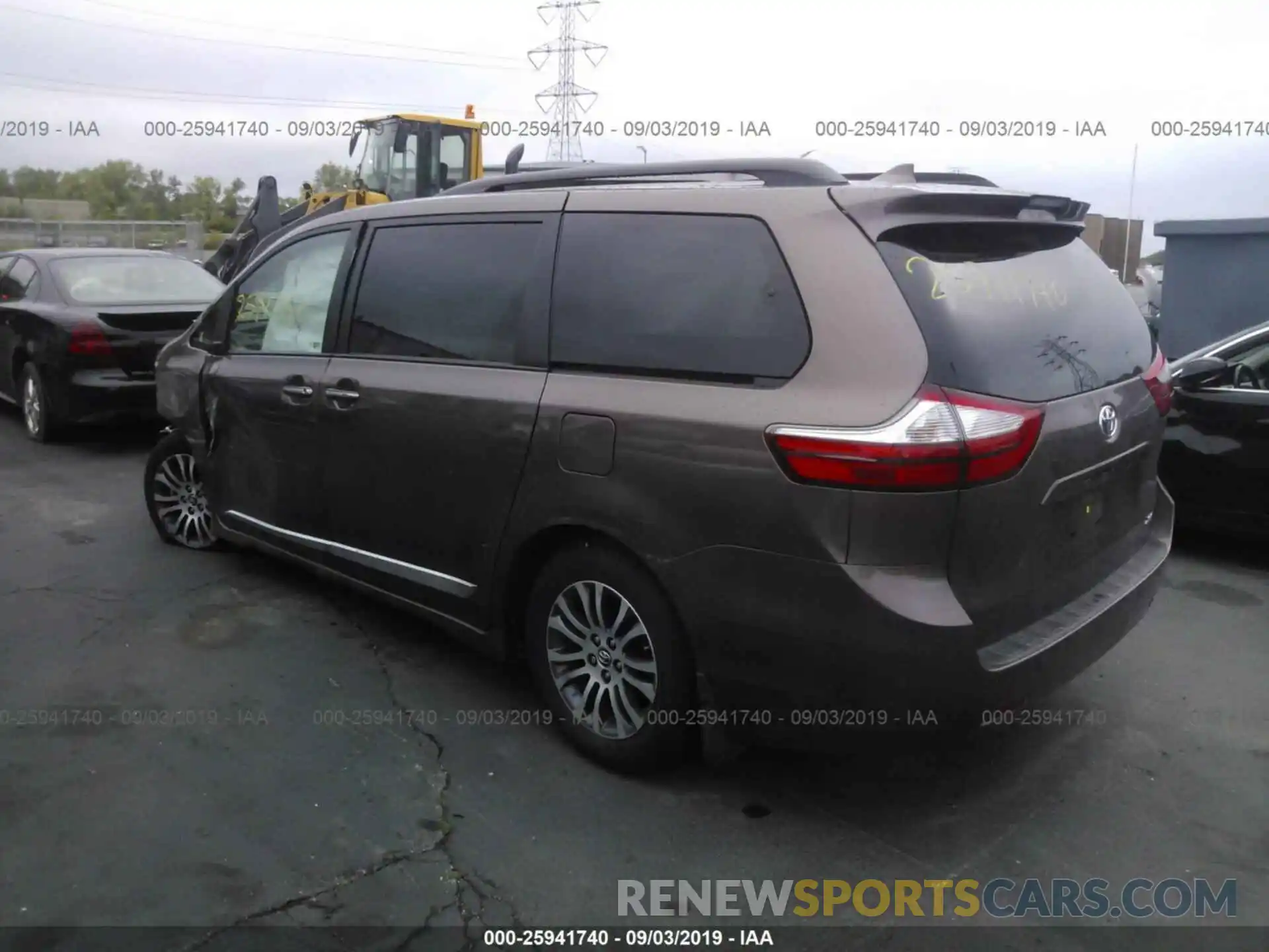 3 Фотография поврежденного автомобиля 5TDYZ3DC1KS984175 TOYOTA SIENNA 2019