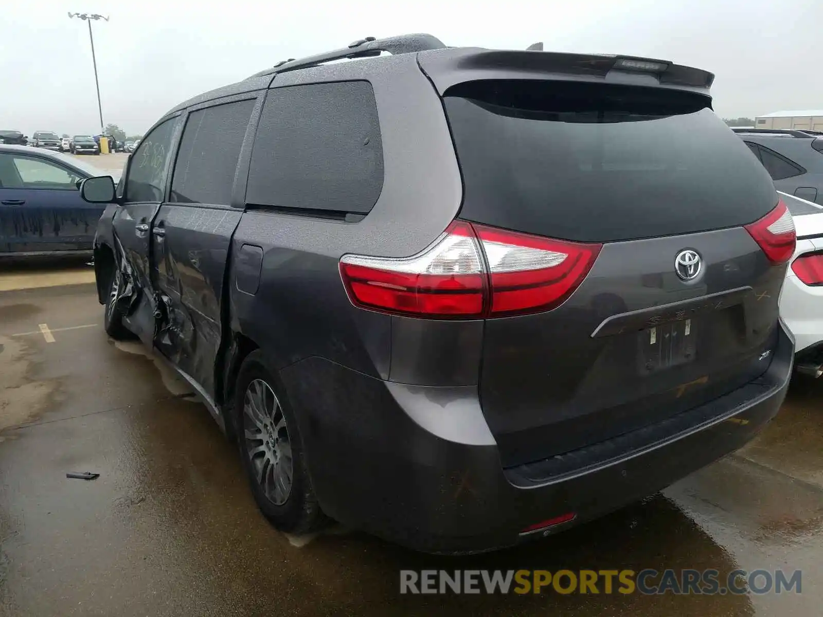 3 Photograph of a damaged car 5TDYZ3DC1KS984841 TOYOTA SIENNA 2019