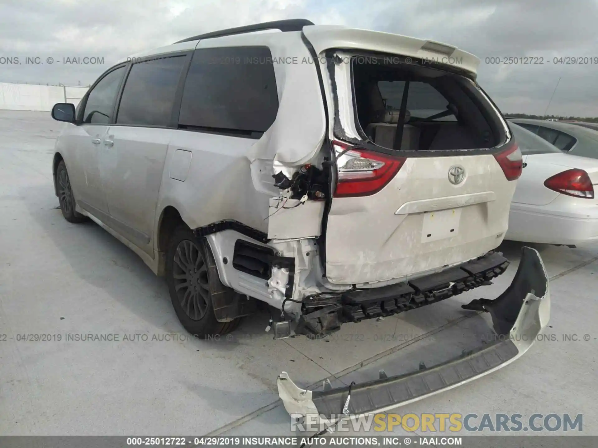 3 Фотография поврежденного автомобиля 5TDYZ3DC1KS986668 TOYOTA SIENNA 2019