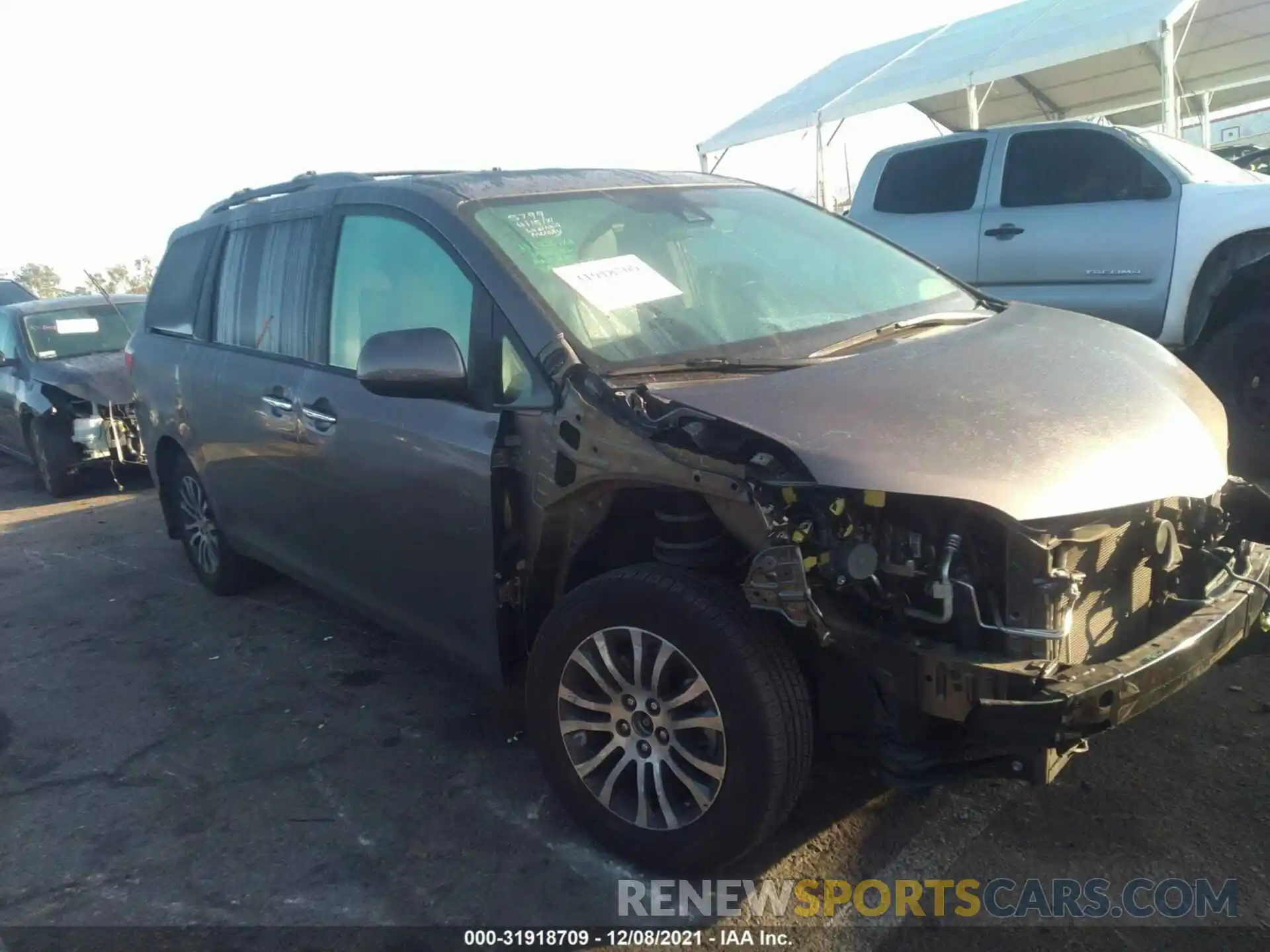 1 Photograph of a damaged car 5TDYZ3DC1KS988971 TOYOTA SIENNA 2019