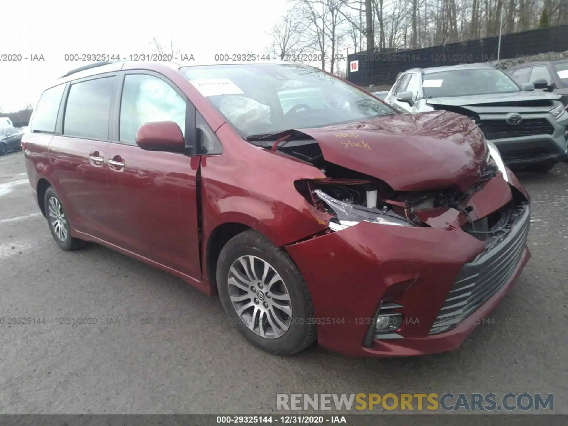 1 Photograph of a damaged car 5TDYZ3DC1KS994012 TOYOTA SIENNA 2019