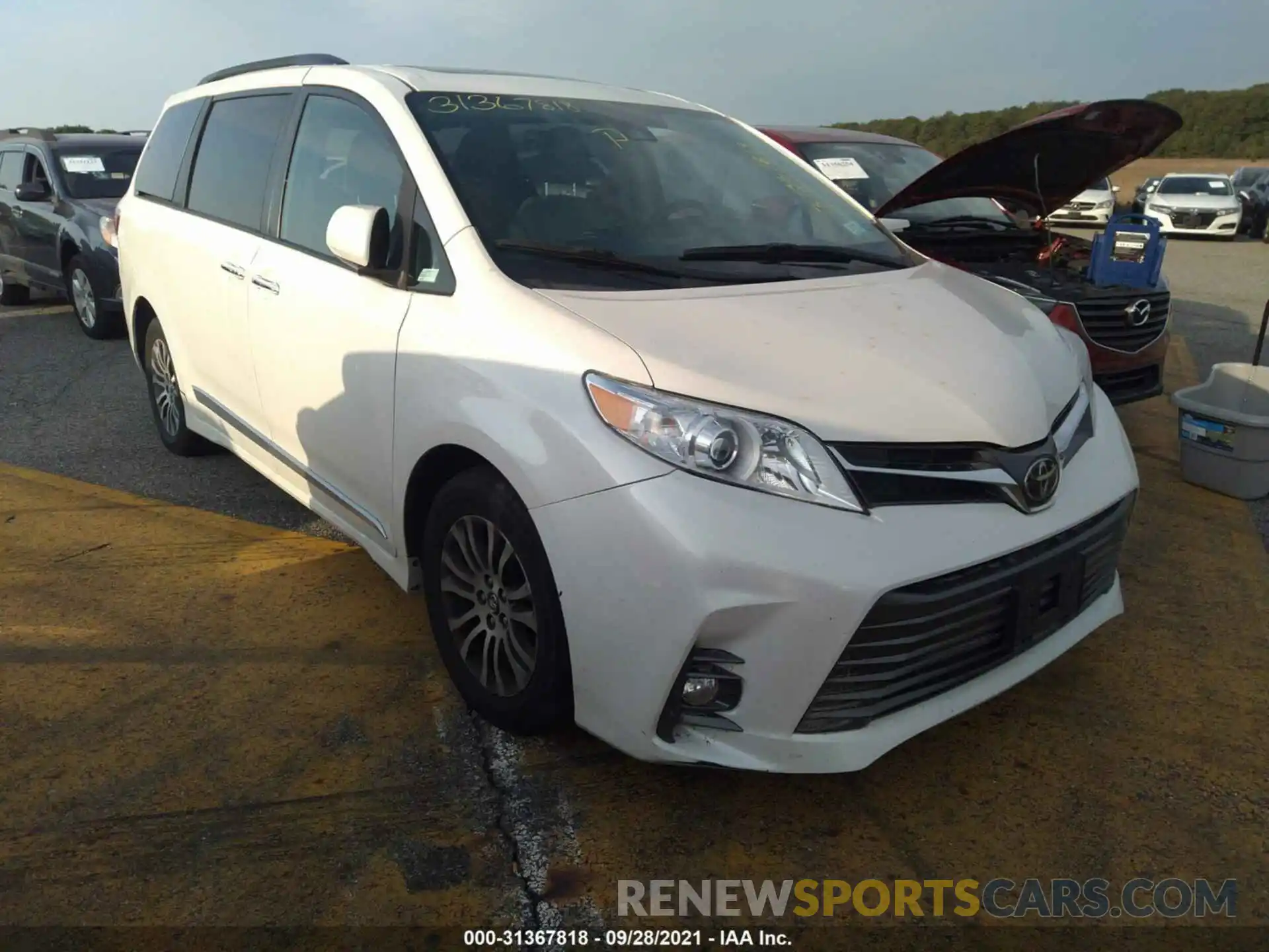 1 Photograph of a damaged car 5TDYZ3DC1KS994074 TOYOTA SIENNA 2019