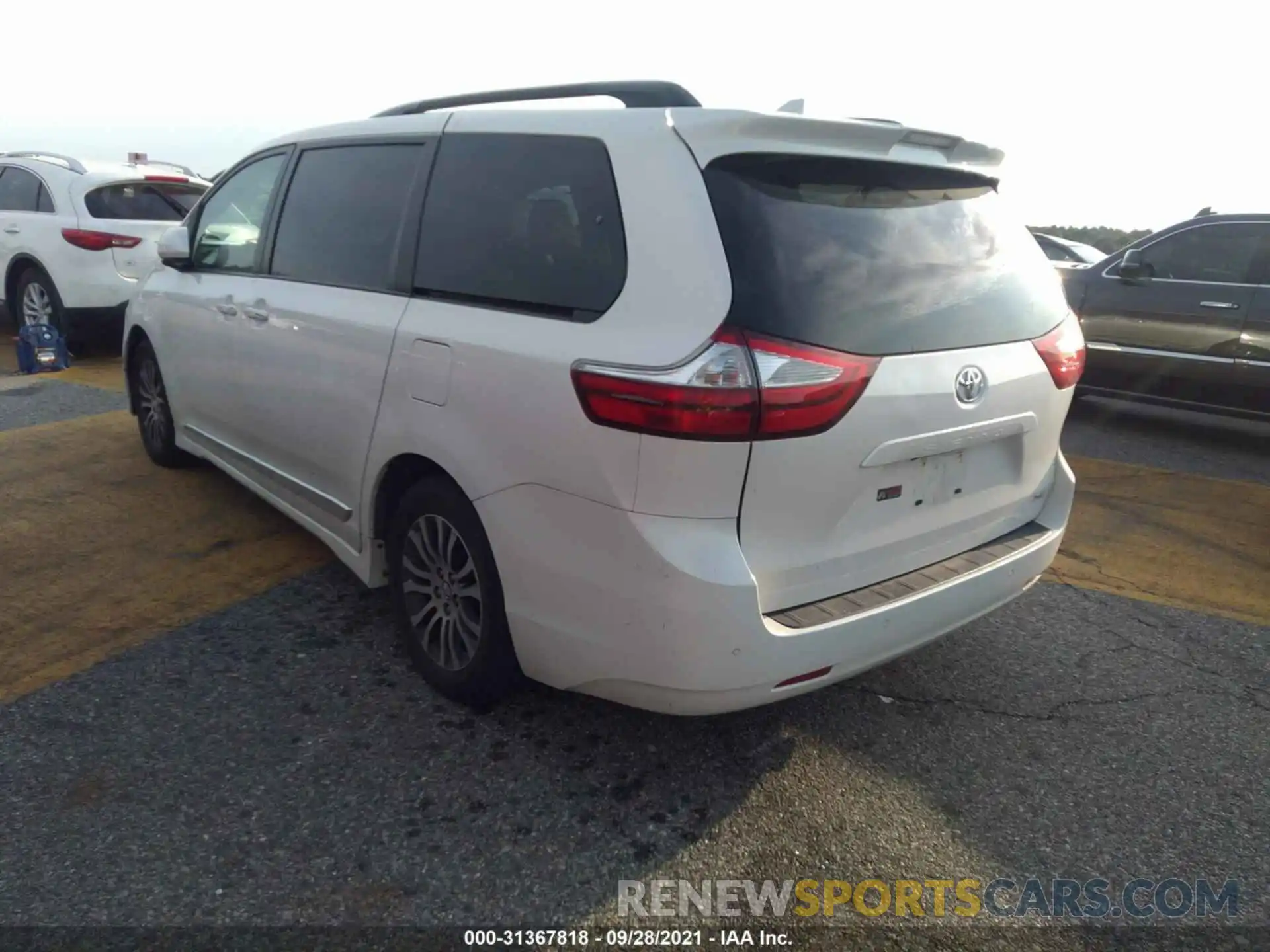 3 Фотография поврежденного автомобиля 5TDYZ3DC1KS994074 TOYOTA SIENNA 2019