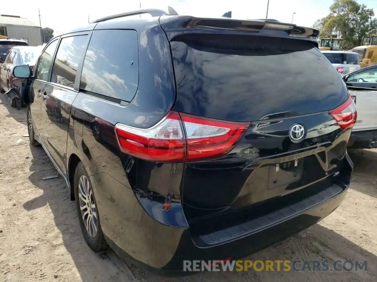 3 Photograph of a damaged car 5TDYZ3DC1KS994382 TOYOTA SIENNA 2019