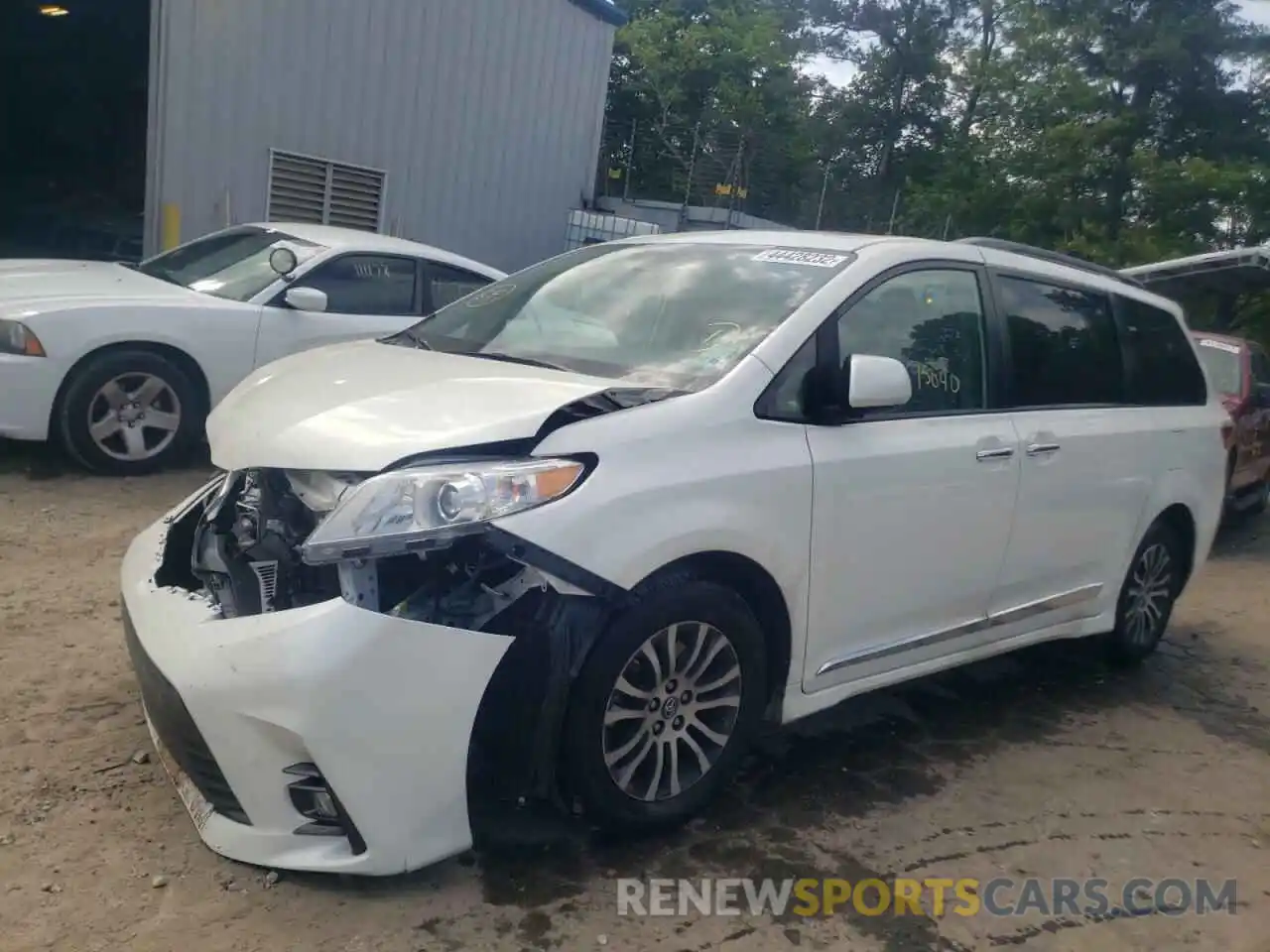 2 Photograph of a damaged car 5TDYZ3DC1KS995516 TOYOTA SIENNA 2019