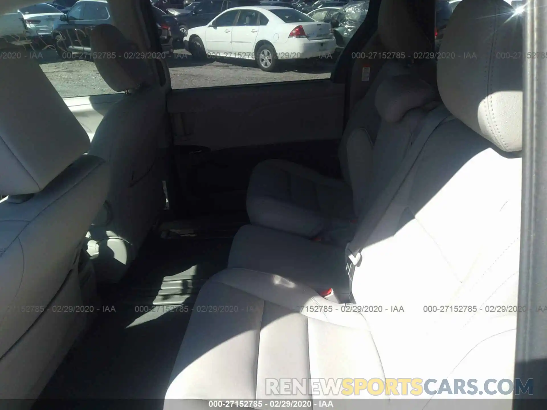 8 Photograph of a damaged car 5TDYZ3DC1KS998268 TOYOTA SIENNA 2019