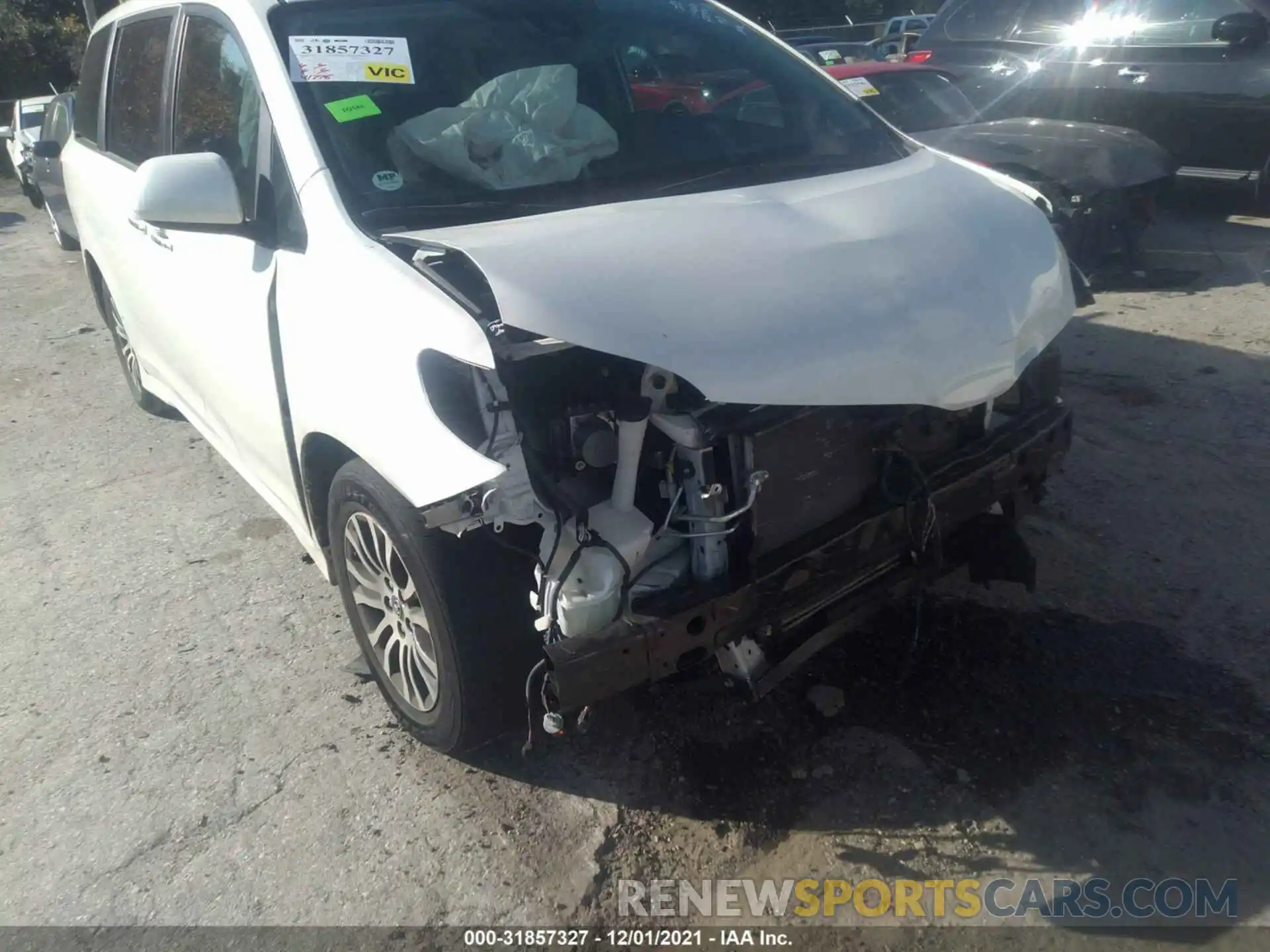 6 Photograph of a damaged car 5TDYZ3DC1KS998769 TOYOTA SIENNA 2019