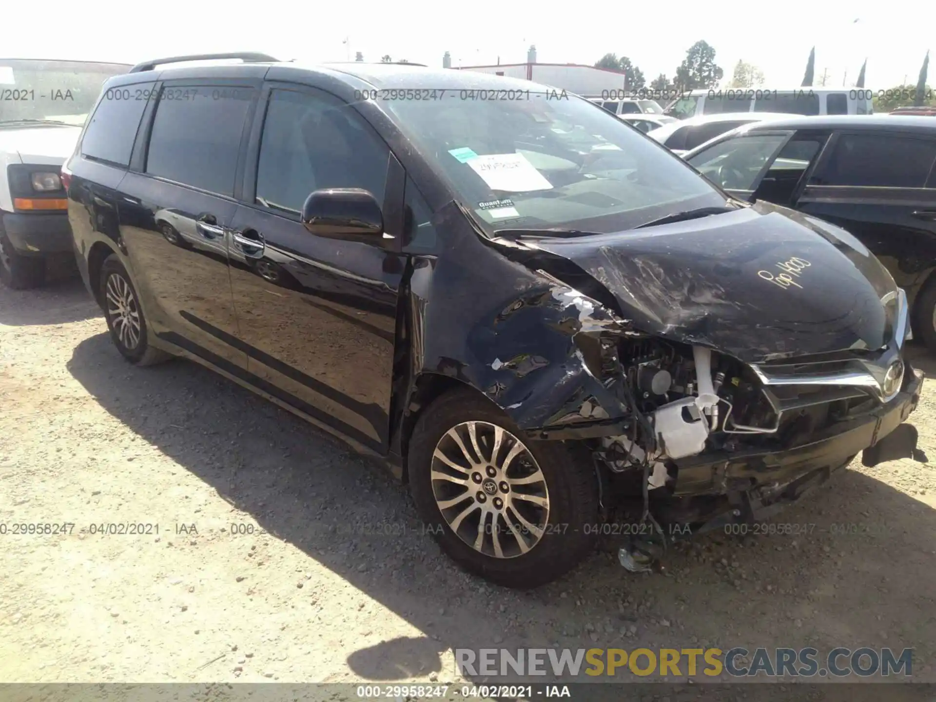 1 Photograph of a damaged car 5TDYZ3DC2KS002167 TOYOTA SIENNA 2019