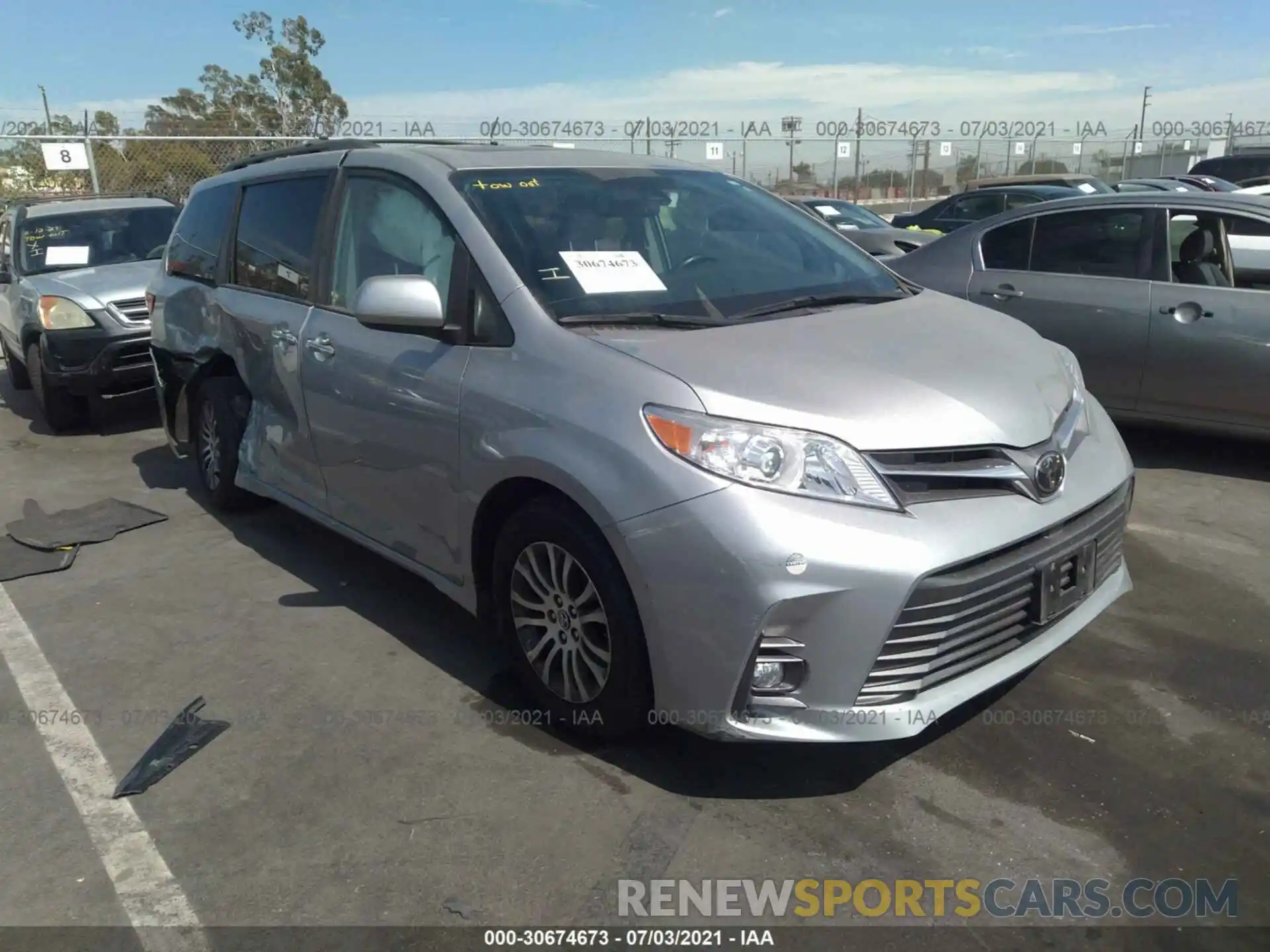 1 Photograph of a damaged car 5TDYZ3DC2KS003349 TOYOTA SIENNA 2019