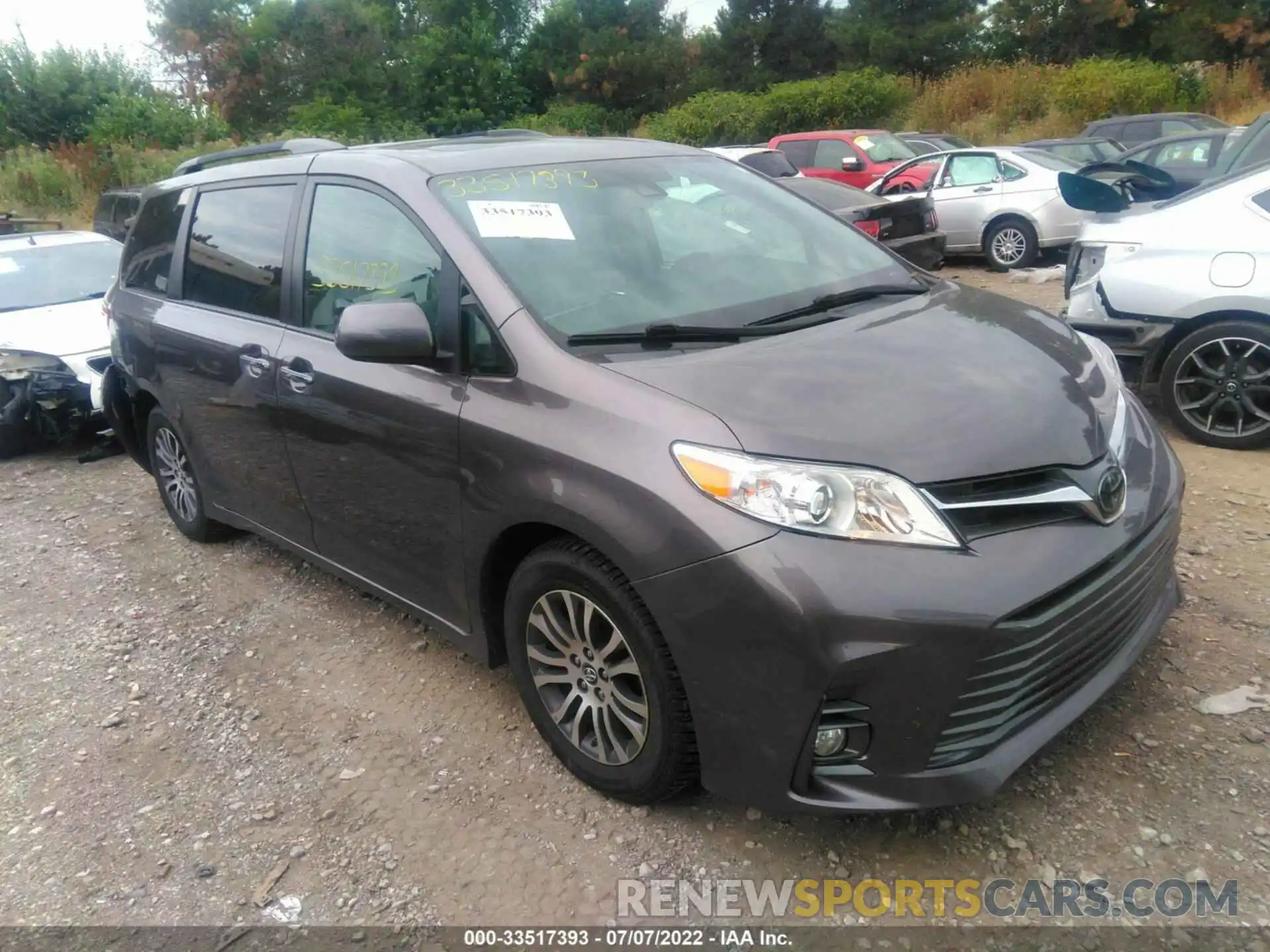 1 Photograph of a damaged car 5TDYZ3DC2KS008065 TOYOTA SIENNA 2019