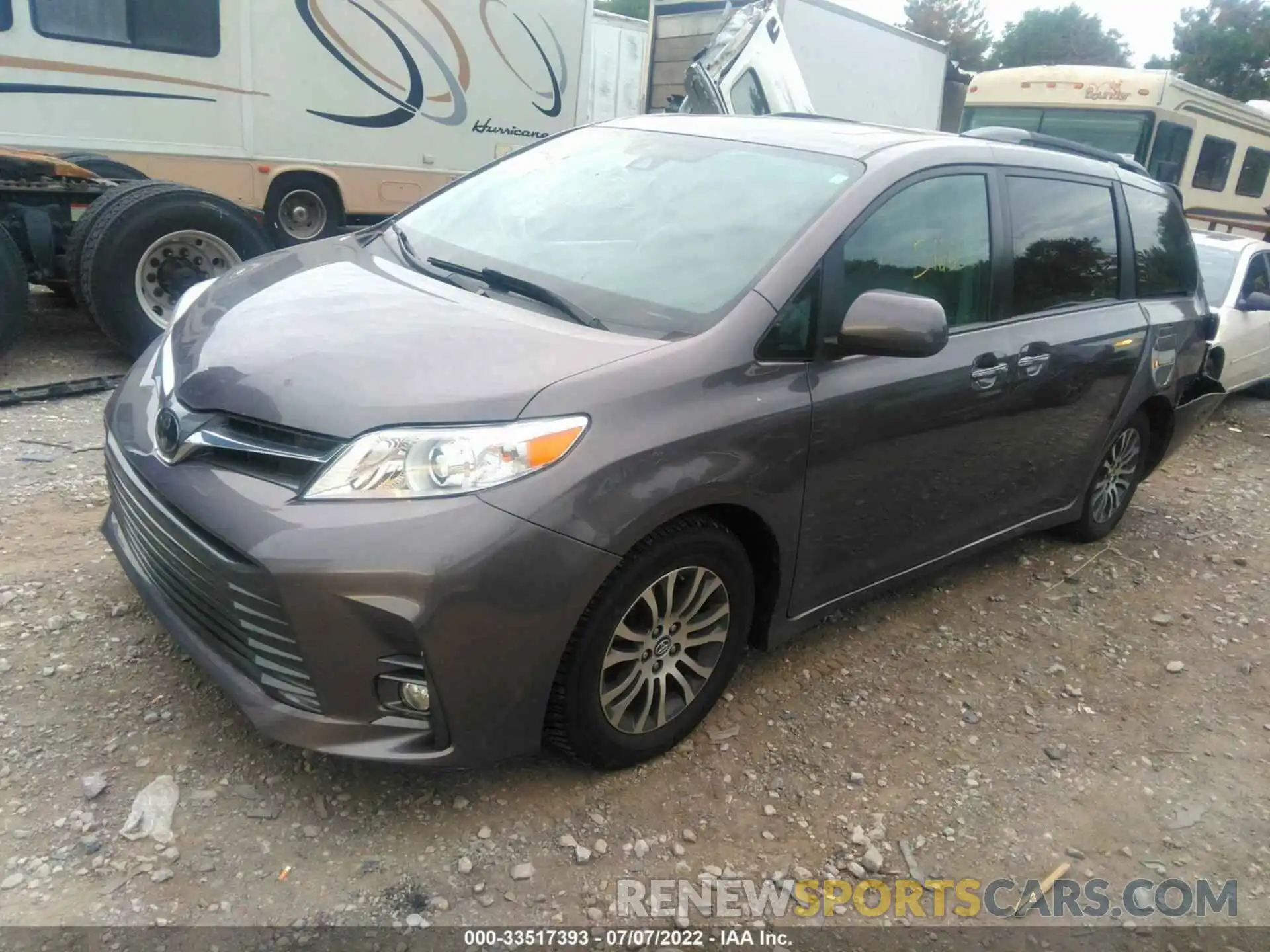 2 Photograph of a damaged car 5TDYZ3DC2KS008065 TOYOTA SIENNA 2019