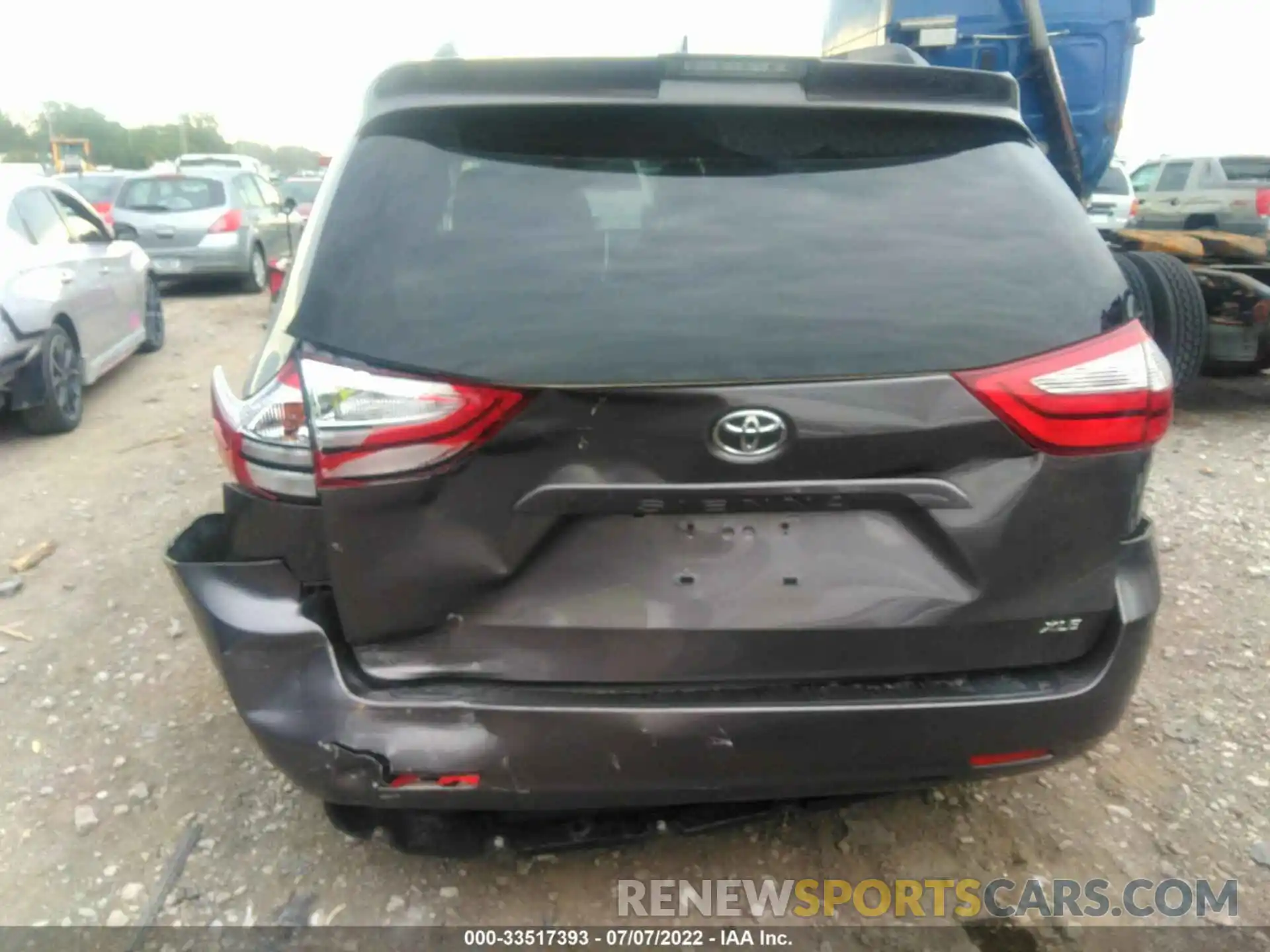 6 Photograph of a damaged car 5TDYZ3DC2KS008065 TOYOTA SIENNA 2019