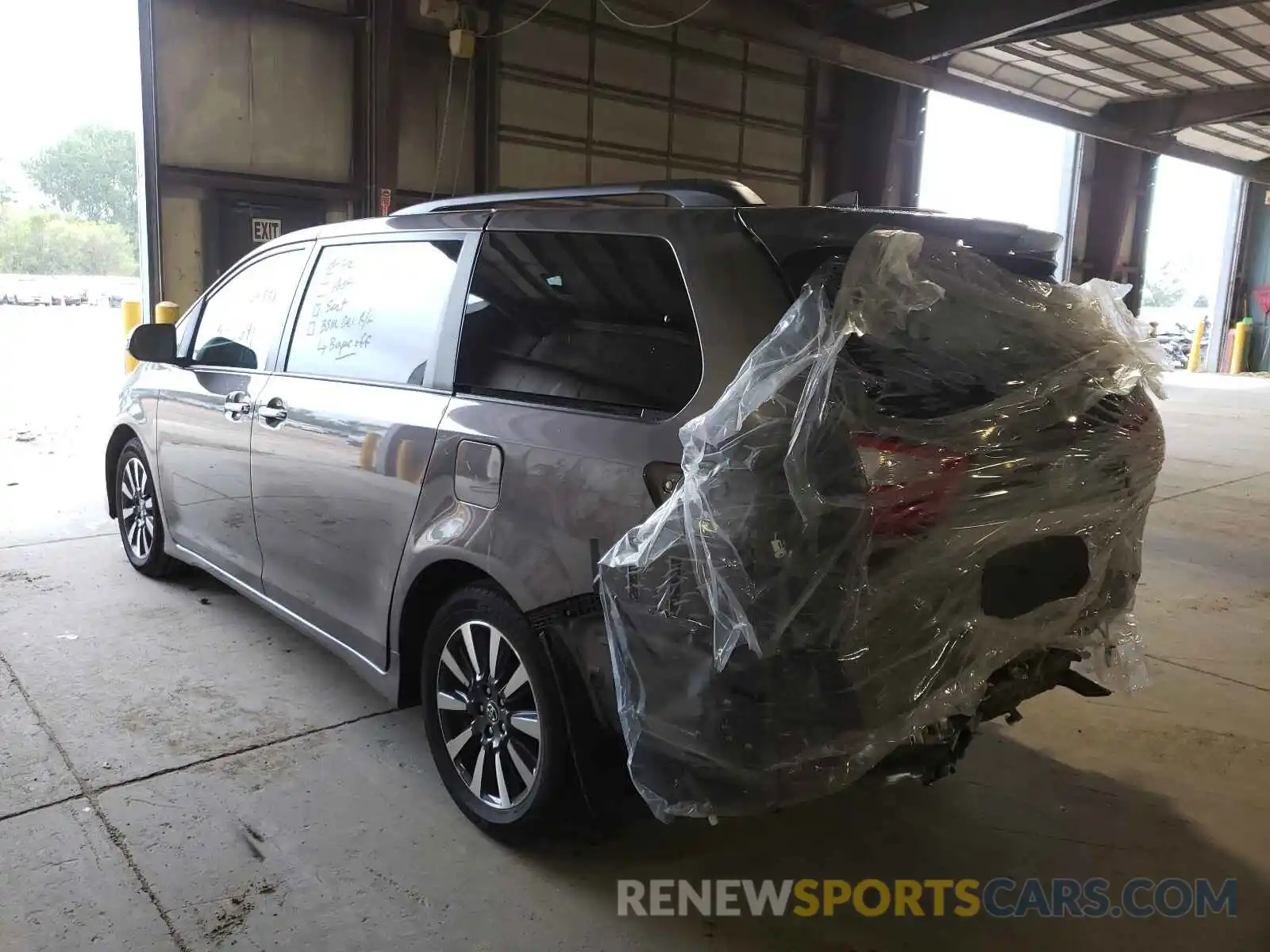 3 Photograph of a damaged car 5TDYZ3DC2KS013332 TOYOTA SIENNA 2019