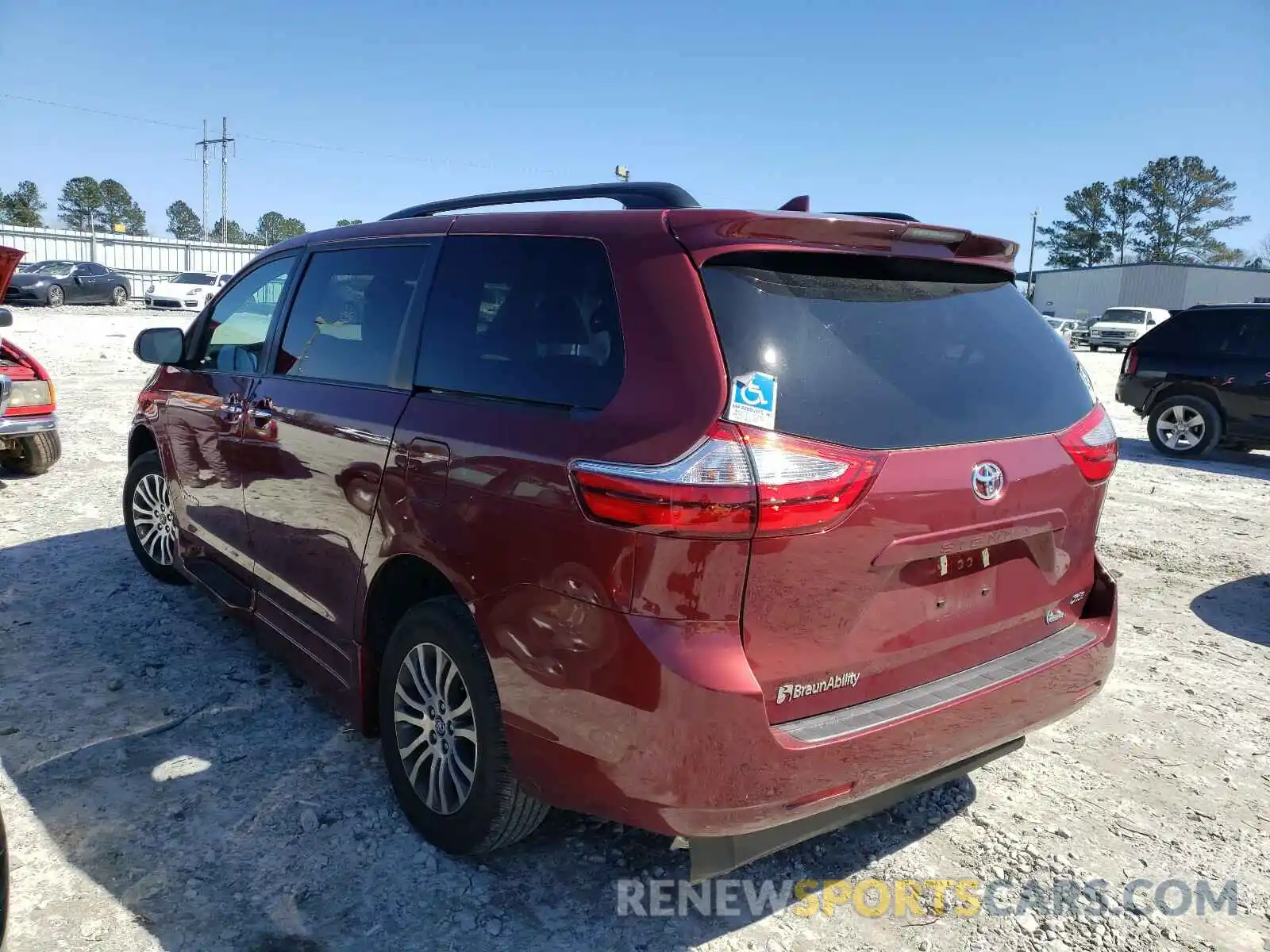 3 Photograph of a damaged car 5TDYZ3DC2KS014822 TOYOTA SIENNA 2019