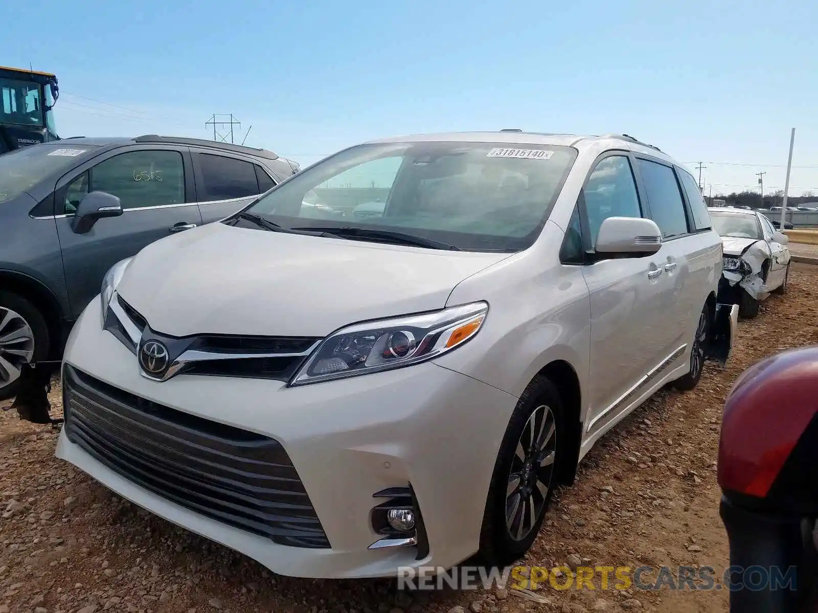 2 Photograph of a damaged car 5TDYZ3DC2KS016635 TOYOTA SIENNA 2019