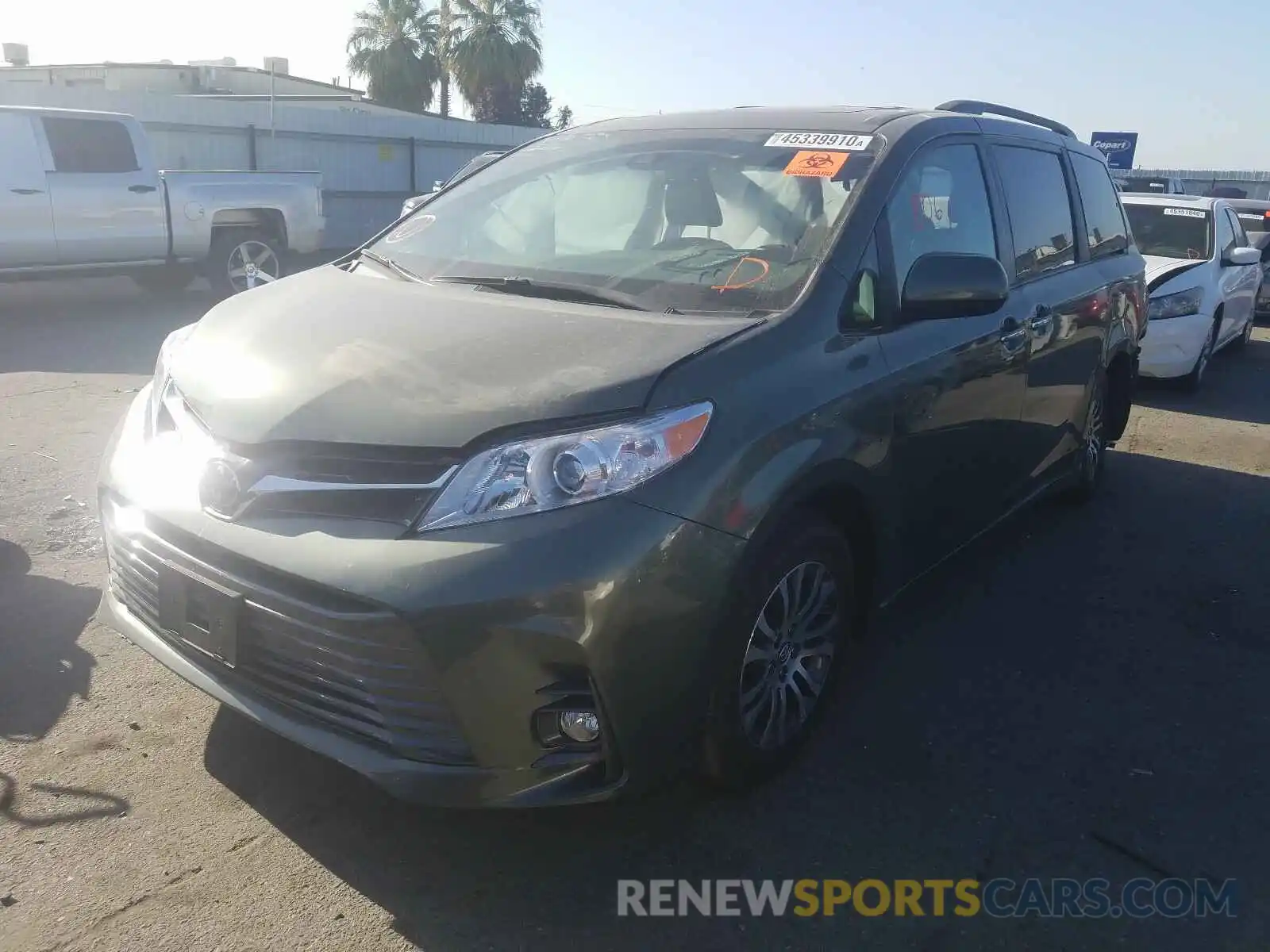 2 Photograph of a damaged car 5TDYZ3DC2KS020023 TOYOTA SIENNA 2019