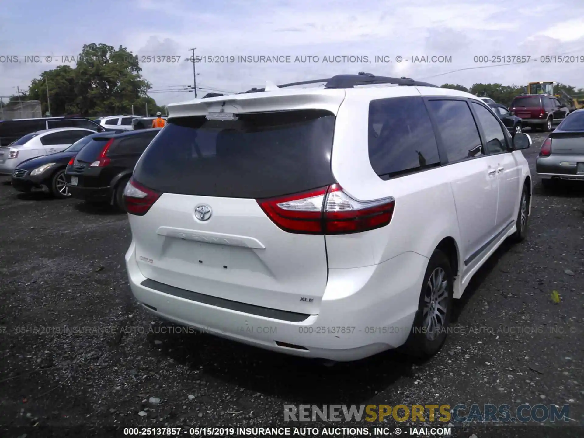 4 Фотография поврежденного автомобиля 5TDYZ3DC2KS970947 TOYOTA SIENNA 2019