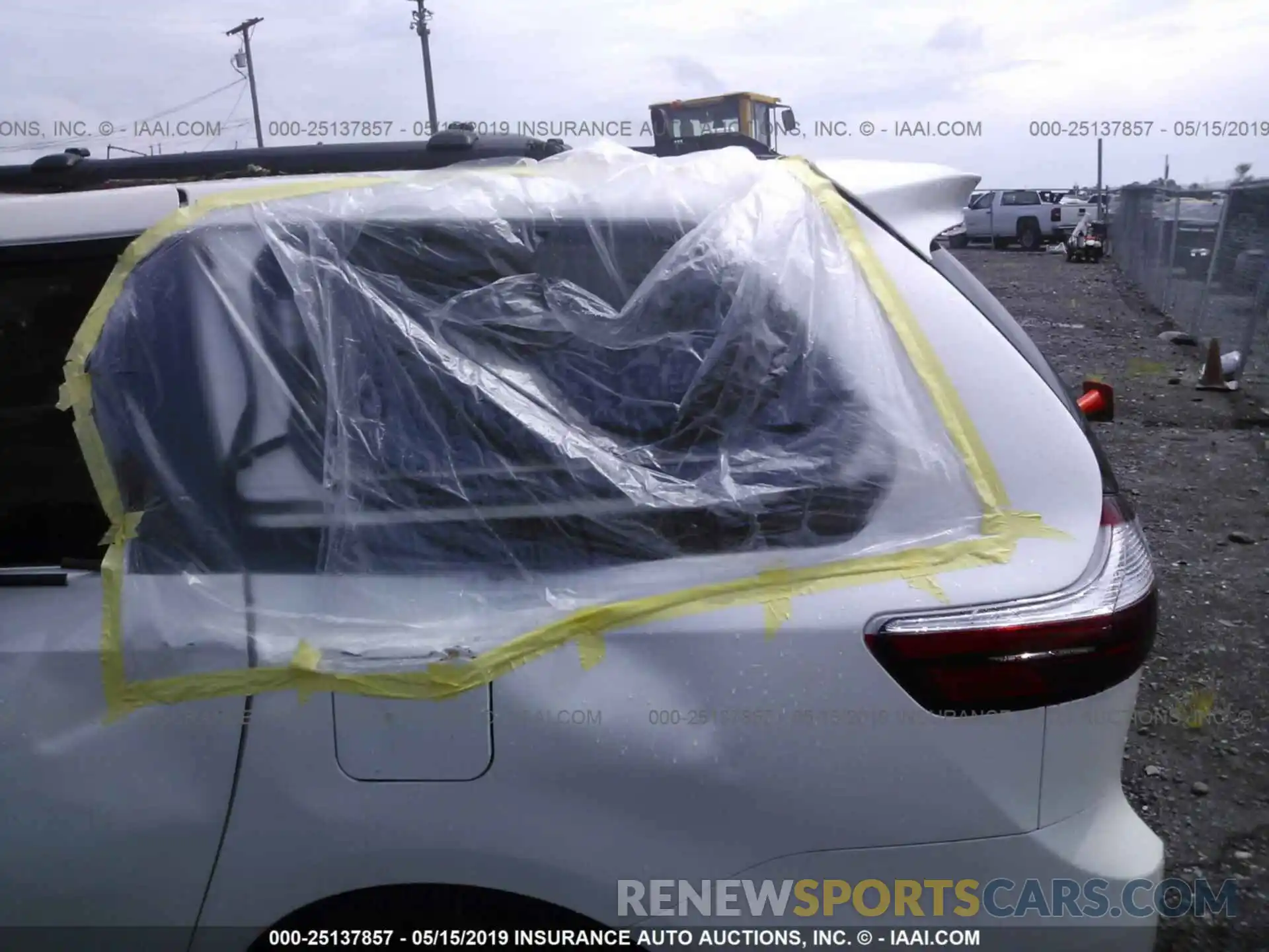 6 Photograph of a damaged car 5TDYZ3DC2KS970947 TOYOTA SIENNA 2019