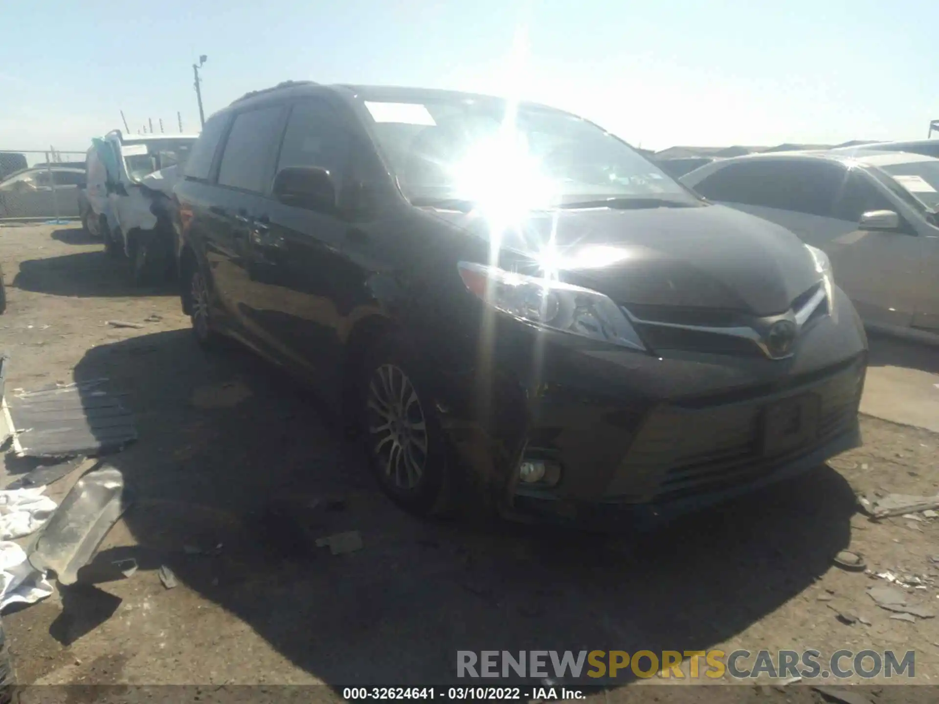 1 Фотография поврежденного автомобиля 5TDYZ3DC2KS971239 TOYOTA SIENNA 2019