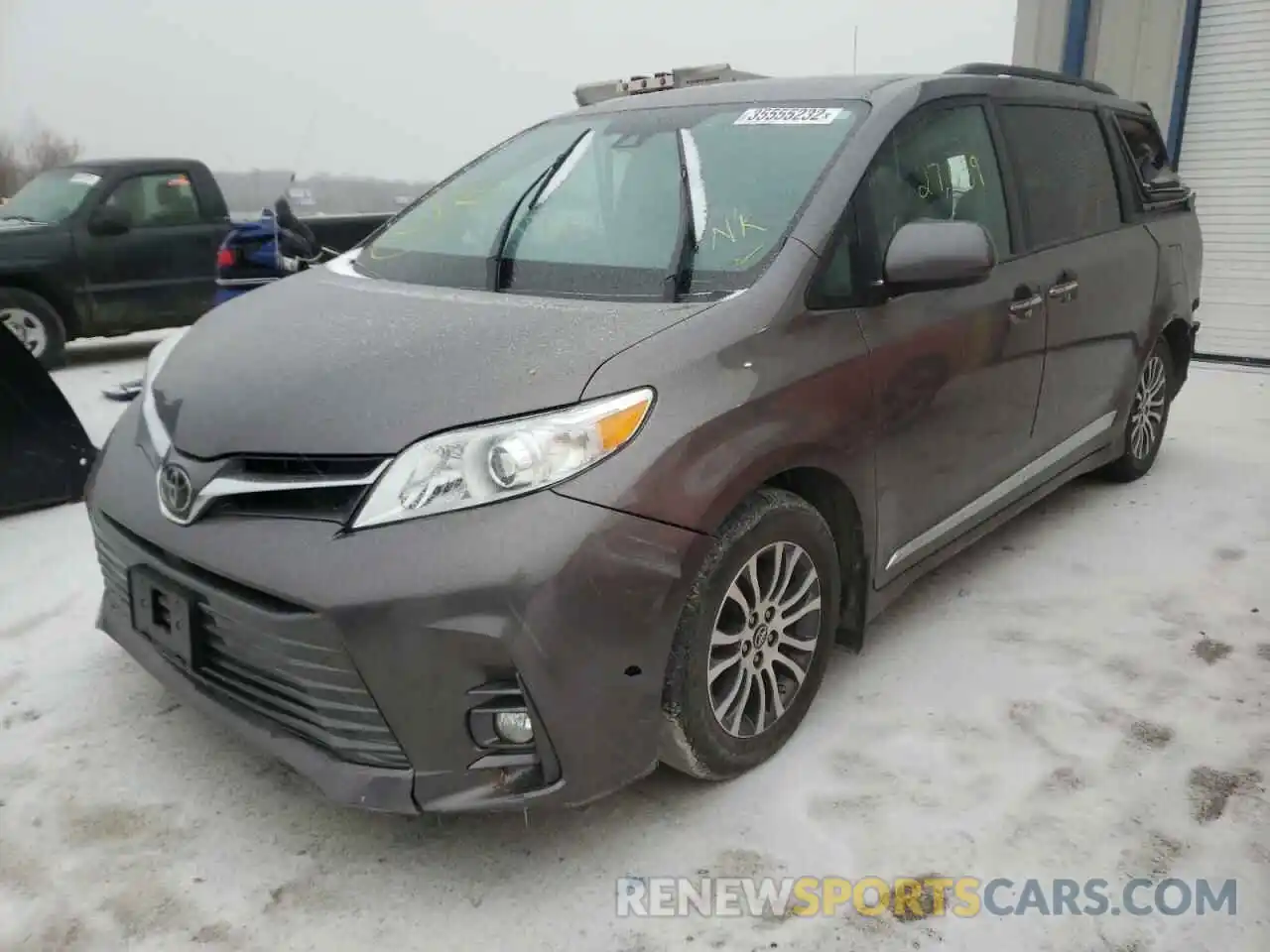 2 Фотография поврежденного автомобиля 5TDYZ3DC2KS971726 TOYOTA SIENNA 2019