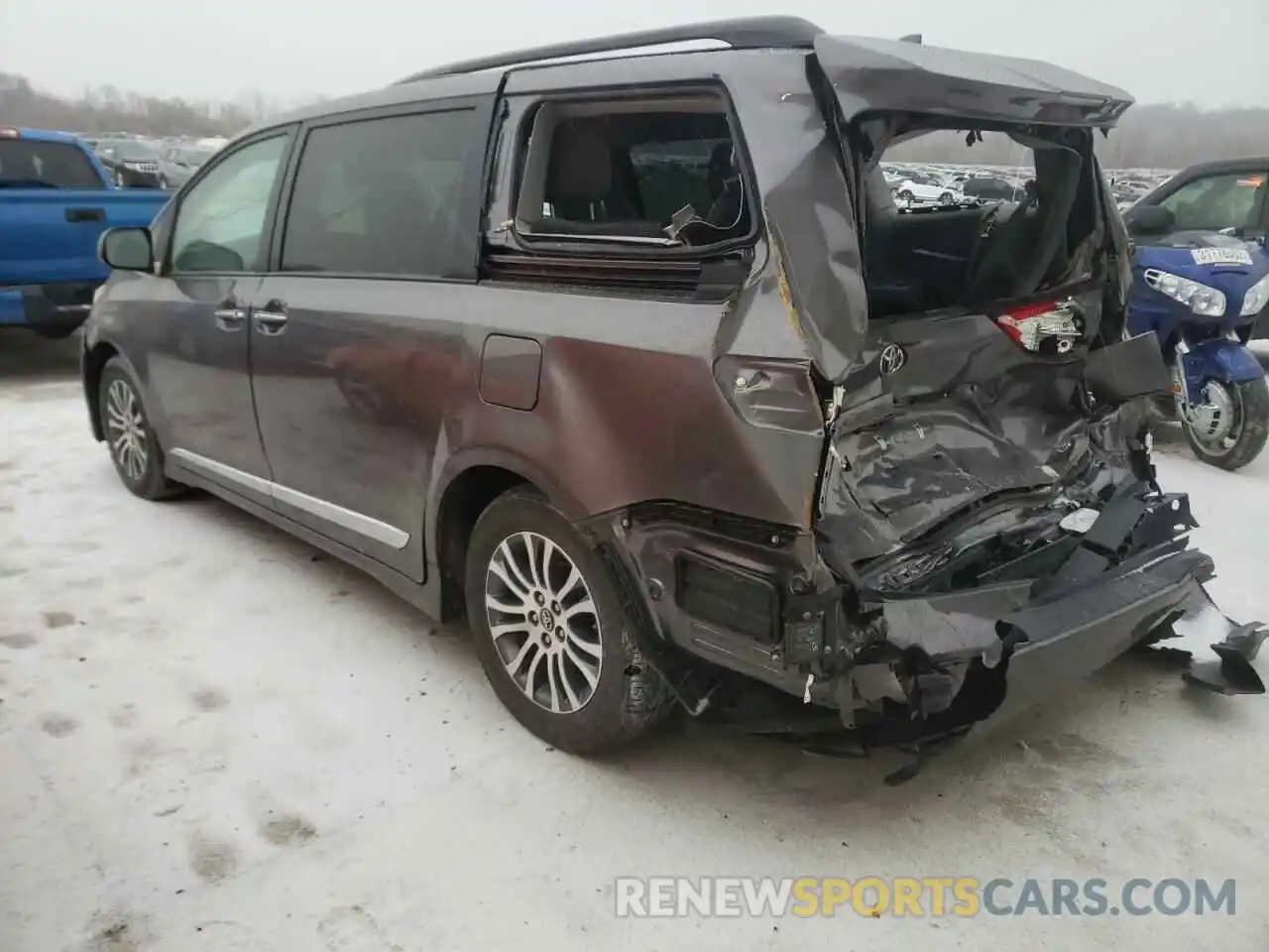 3 Фотография поврежденного автомобиля 5TDYZ3DC2KS971726 TOYOTA SIENNA 2019