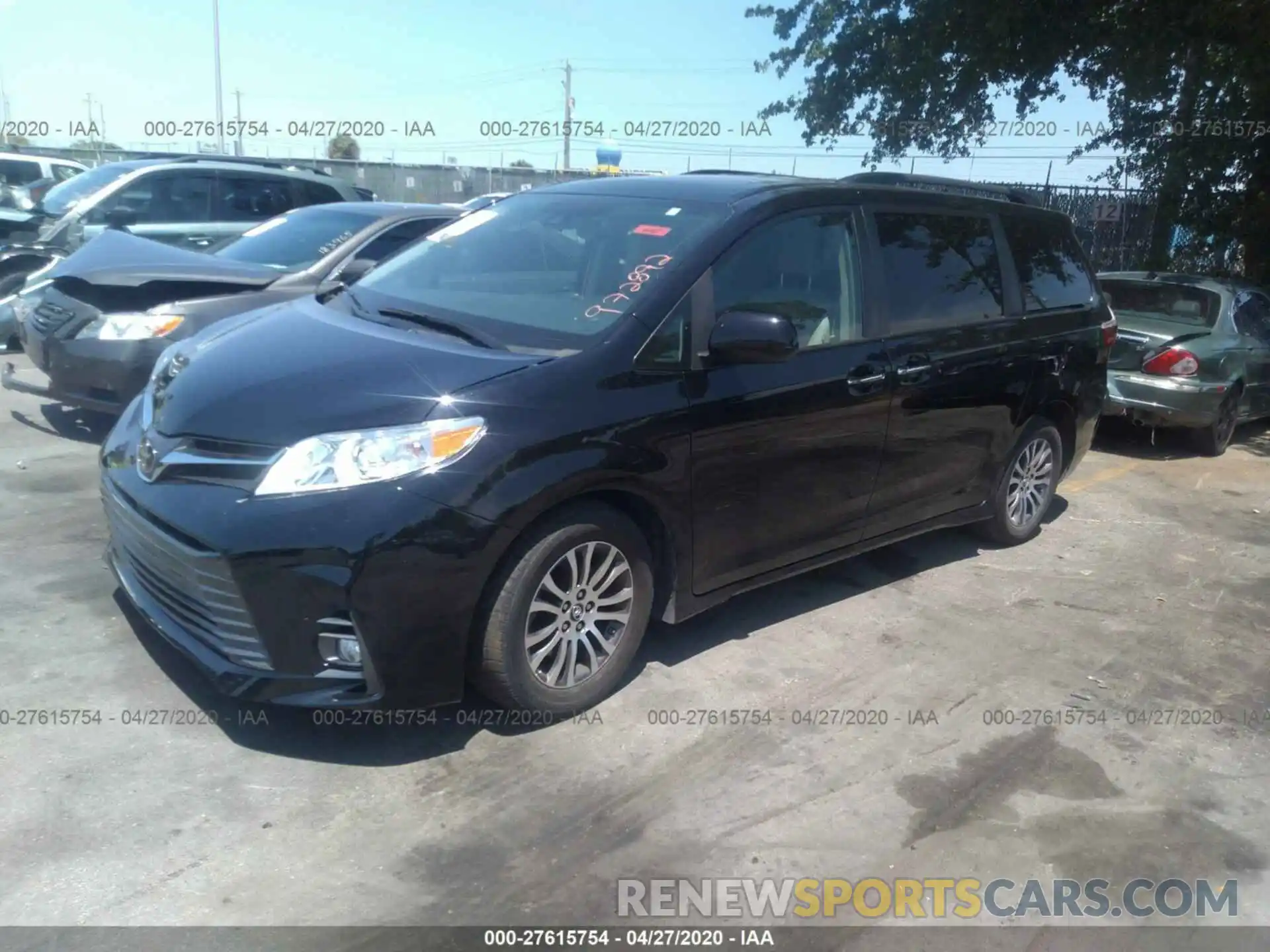 2 Фотография поврежденного автомобиля 5TDYZ3DC2KS972892 TOYOTA SIENNA 2019