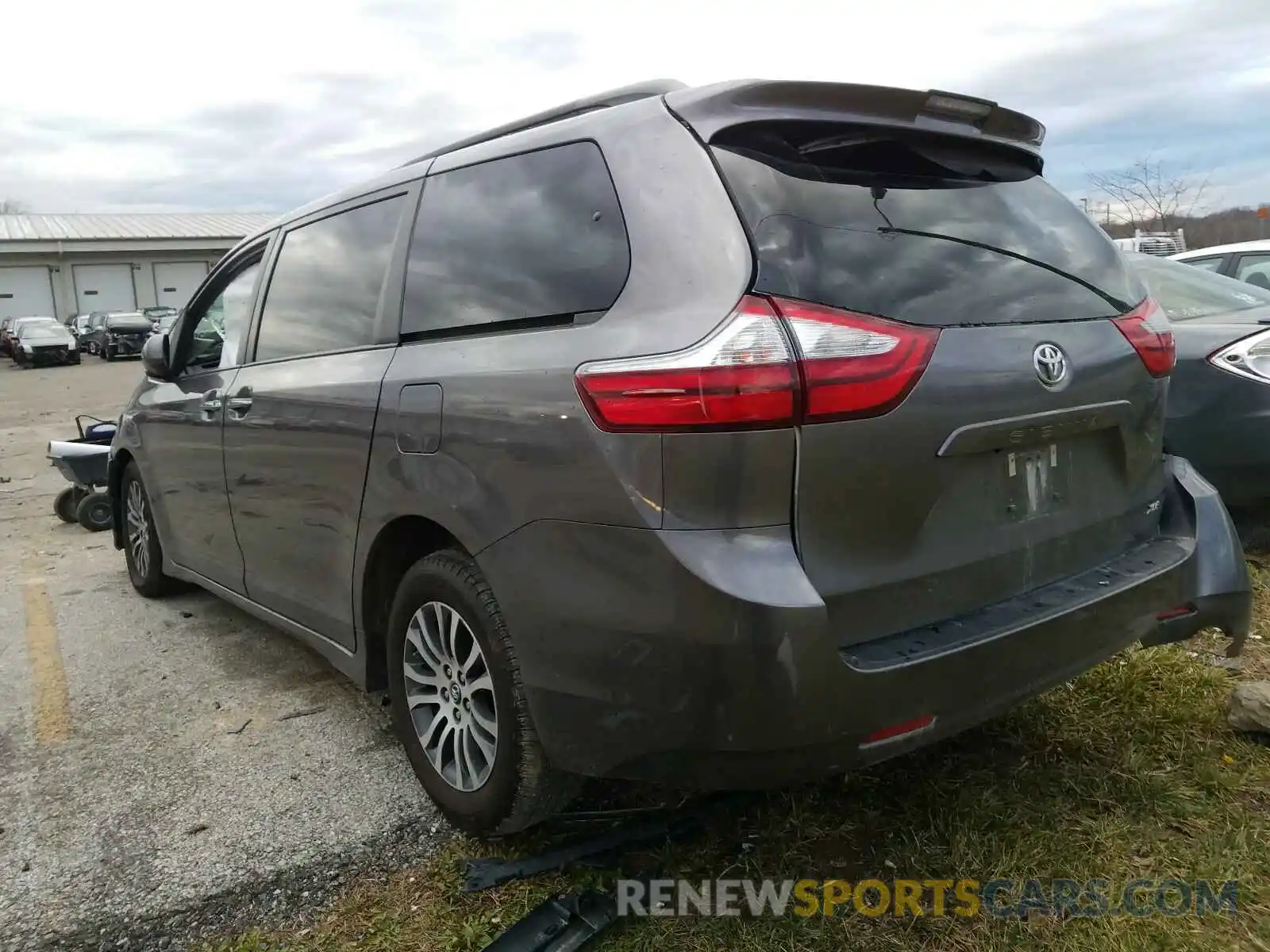 3 Photograph of a damaged car 5TDYZ3DC2KS973461 TOYOTA SIENNA 2019