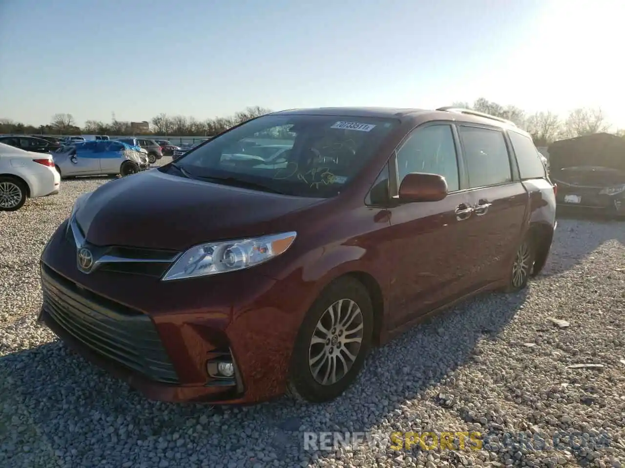 2 Фотография поврежденного автомобиля 5TDYZ3DC2KS977218 TOYOTA SIENNA 2019