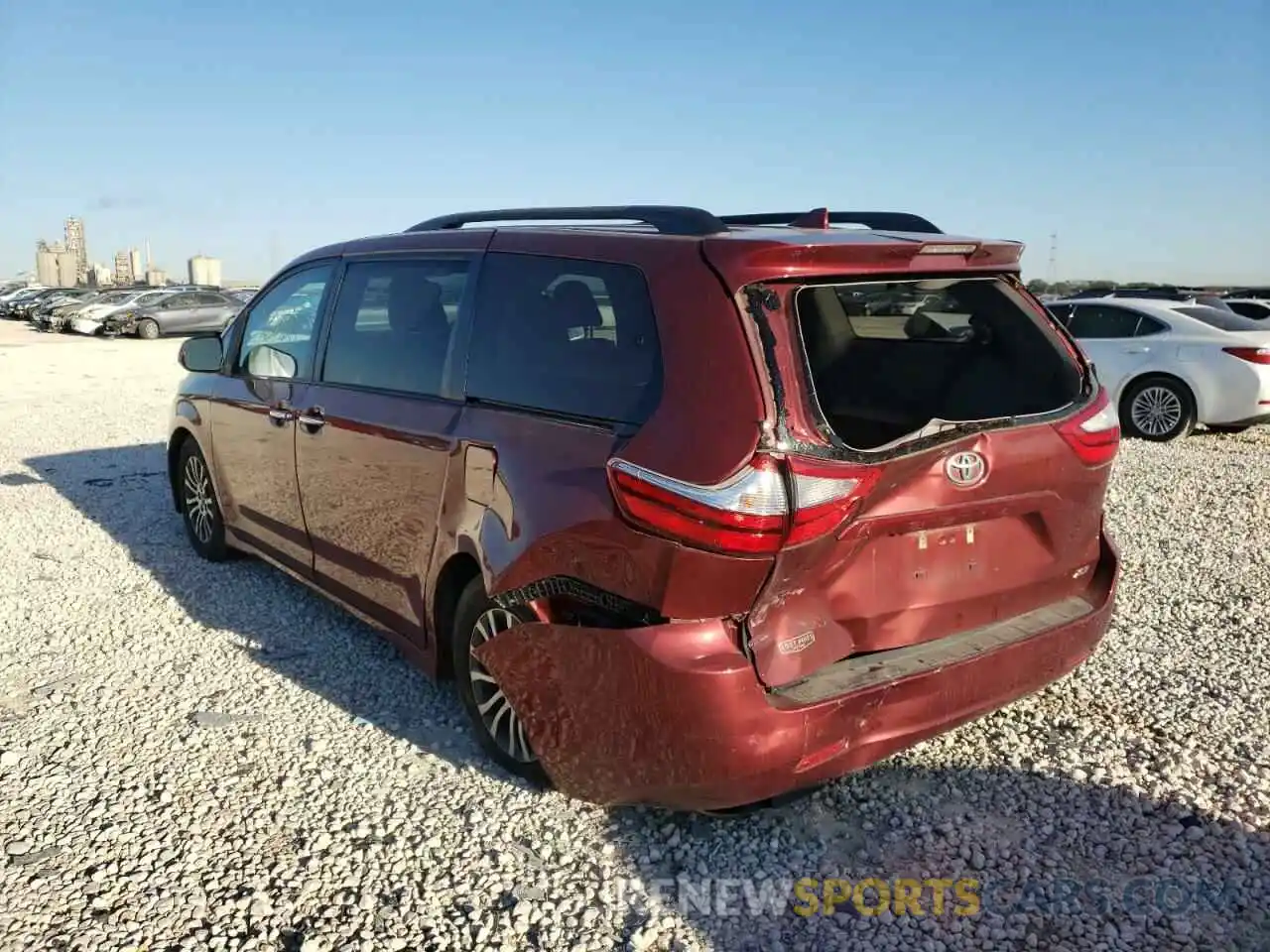 3 Фотография поврежденного автомобиля 5TDYZ3DC2KS977218 TOYOTA SIENNA 2019