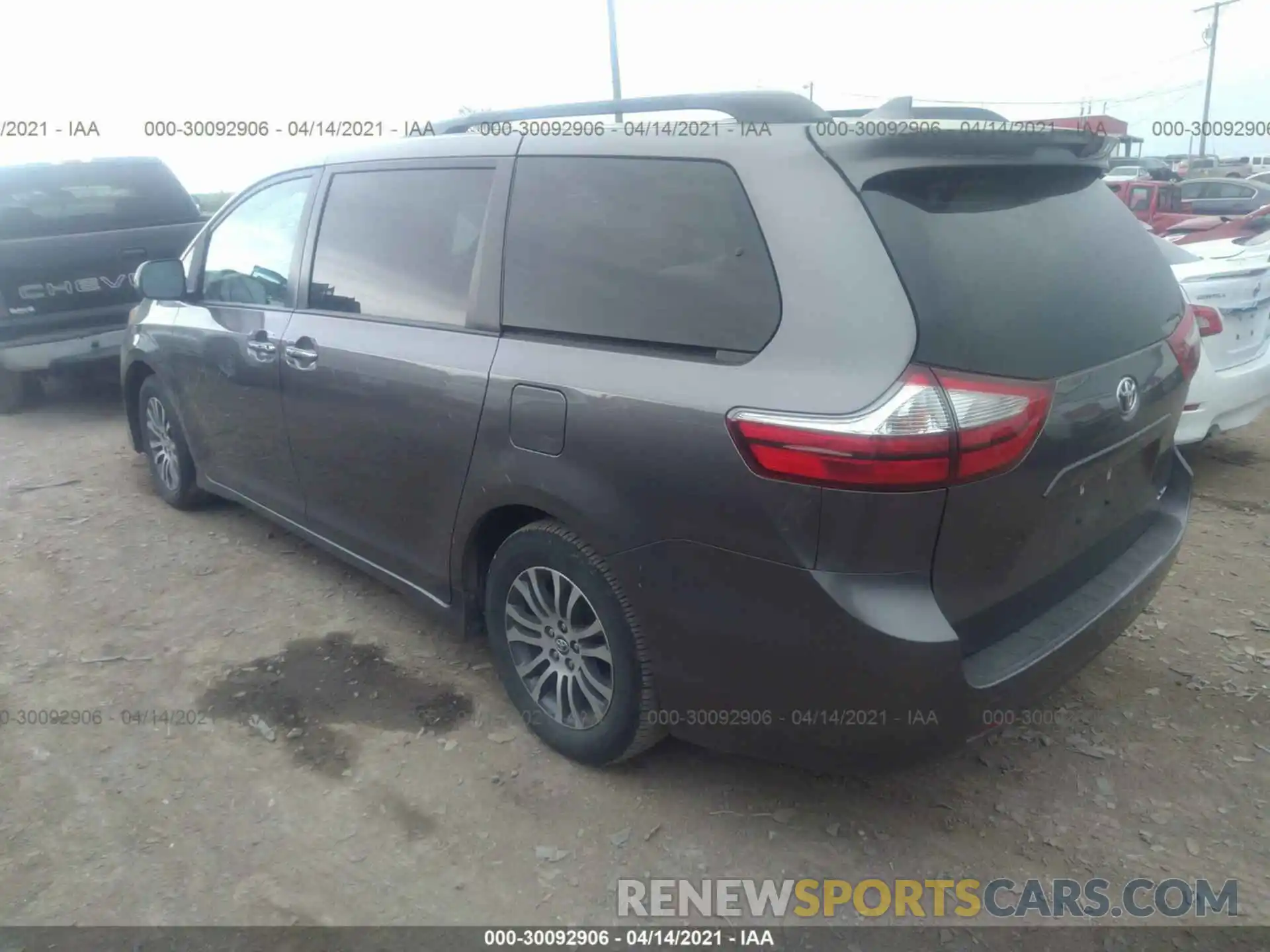 3 Фотография поврежденного автомобиля 5TDYZ3DC2KS977431 TOYOTA SIENNA 2019