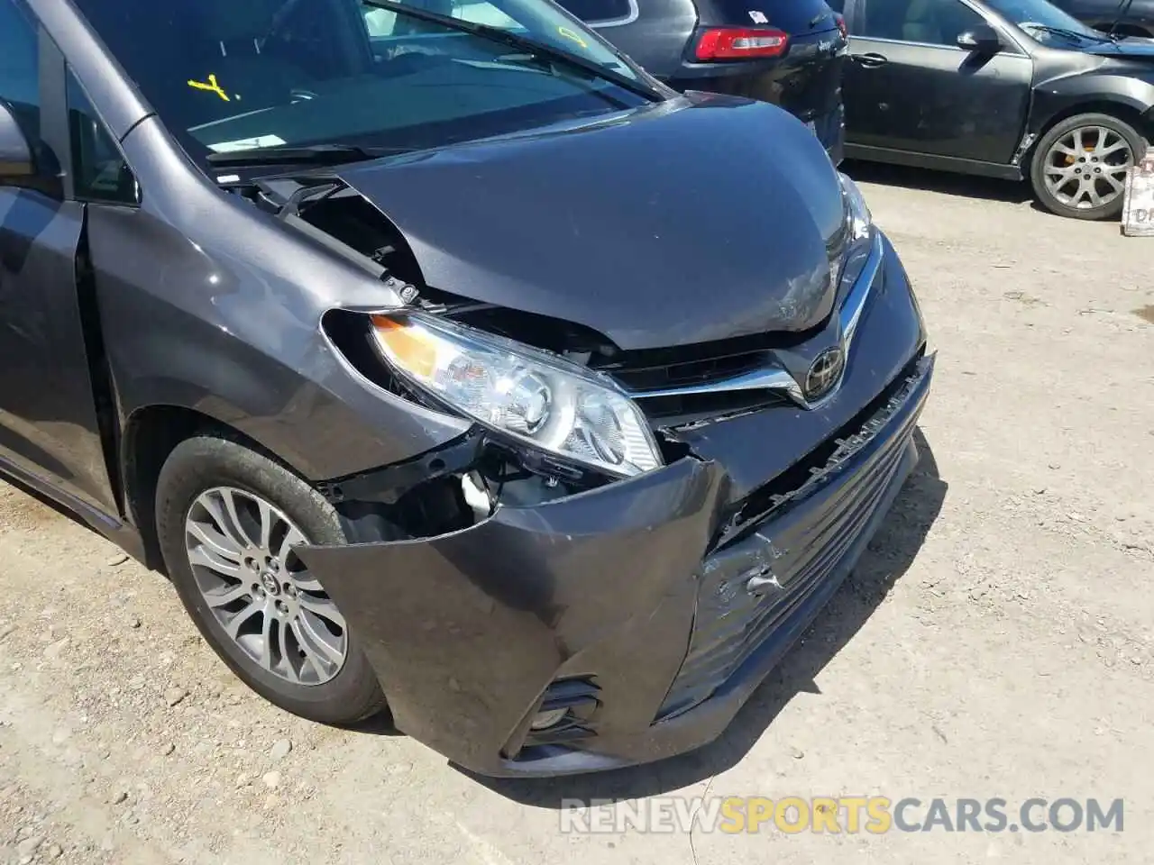 9 Фотография поврежденного автомобиля 5TDYZ3DC2KS977753 TOYOTA SIENNA 2019