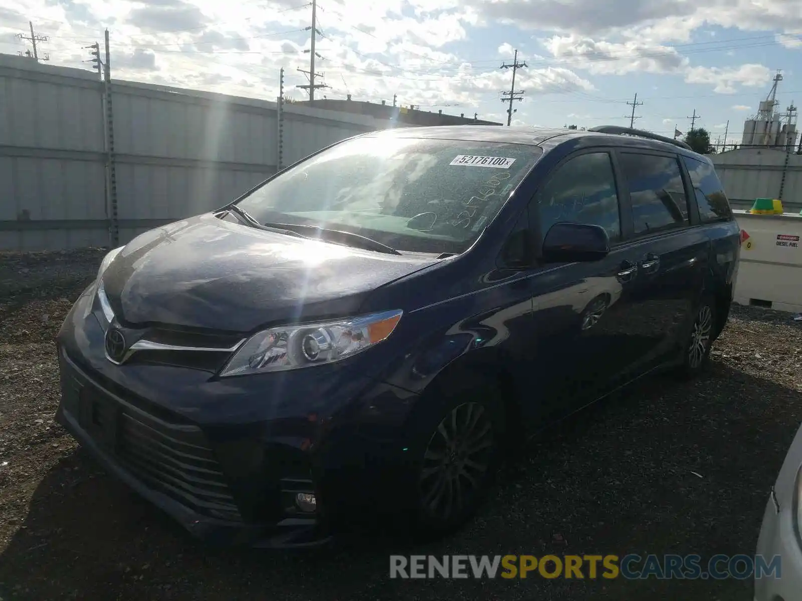 2 Фотография поврежденного автомобиля 5TDYZ3DC2KS978000 TOYOTA SIENNA 2019