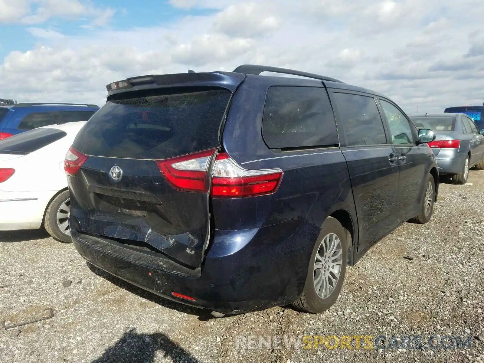 4 Фотография поврежденного автомобиля 5TDYZ3DC2KS978000 TOYOTA SIENNA 2019