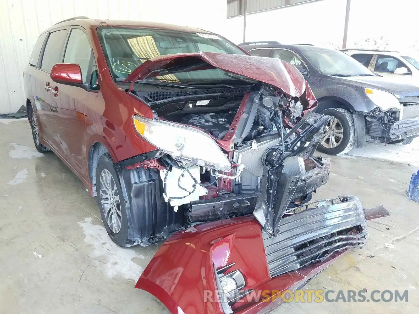 1 Photograph of a damaged car 5TDYZ3DC2KS978935 TOYOTA SIENNA 2019
