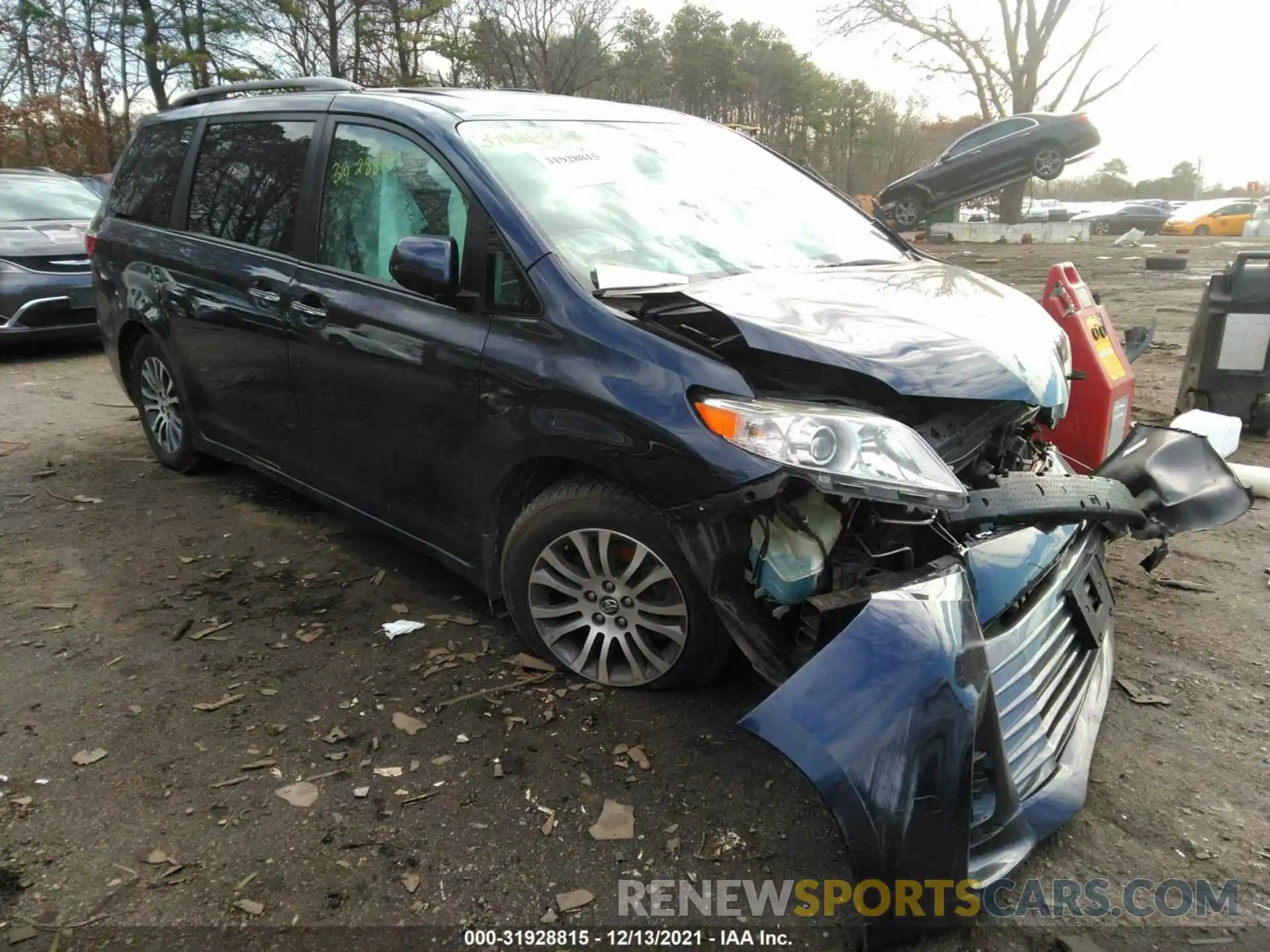 1 Фотография поврежденного автомобиля 5TDYZ3DC2KS979177 TOYOTA SIENNA 2019