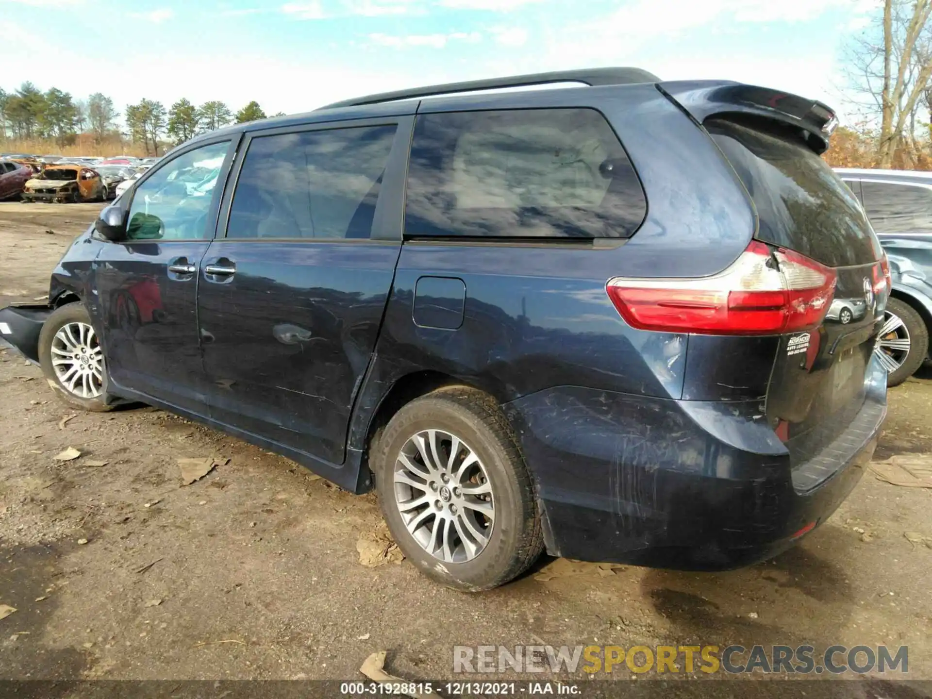 3 Фотография поврежденного автомобиля 5TDYZ3DC2KS979177 TOYOTA SIENNA 2019